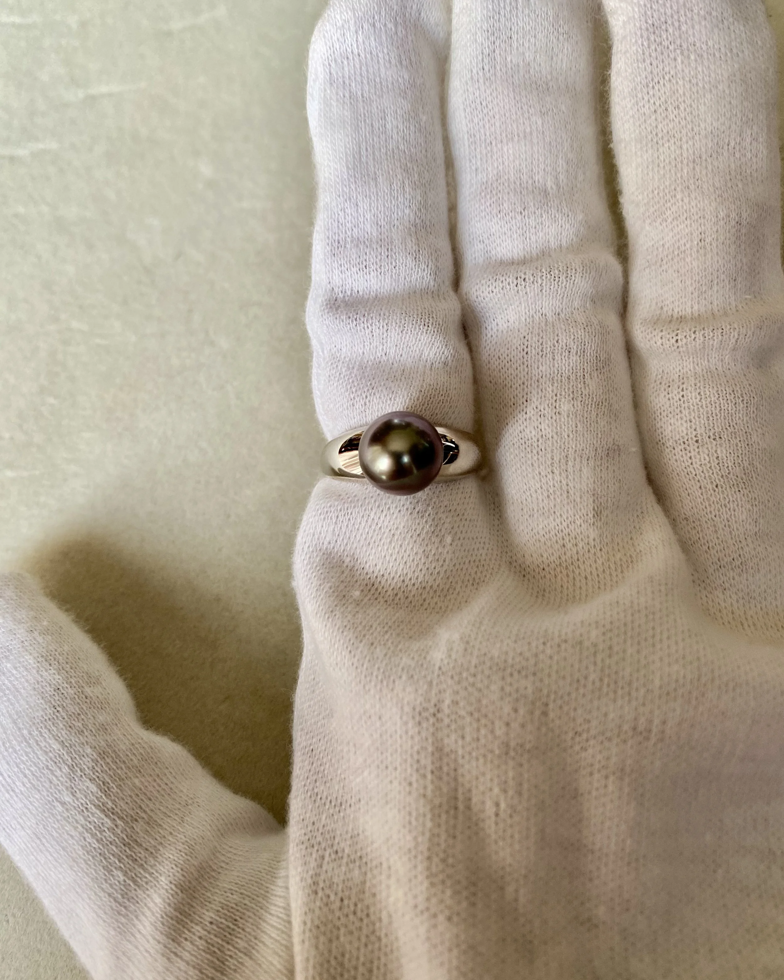 Tahitian South Sea Pearl Ring, Black Aubergine Iridescence, 9.3mm, S925 Silver Mirror-Finish Minimalist Design, Jewellery Showpiece Starlit Pearls