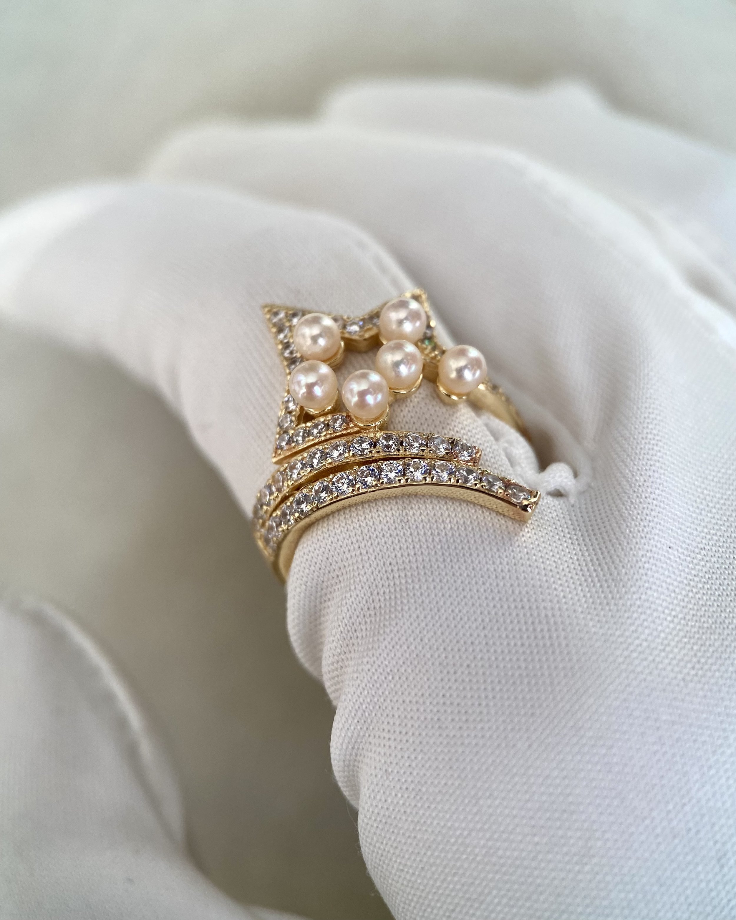 Premium Mini Japanese ‘Golden Dawn’ Creamy-Gold Akoya Pearl Ring 3–3.5mm, Shooting-Star Pavé CZ Starburst Setting in S925 Silver Starlit Pearls
