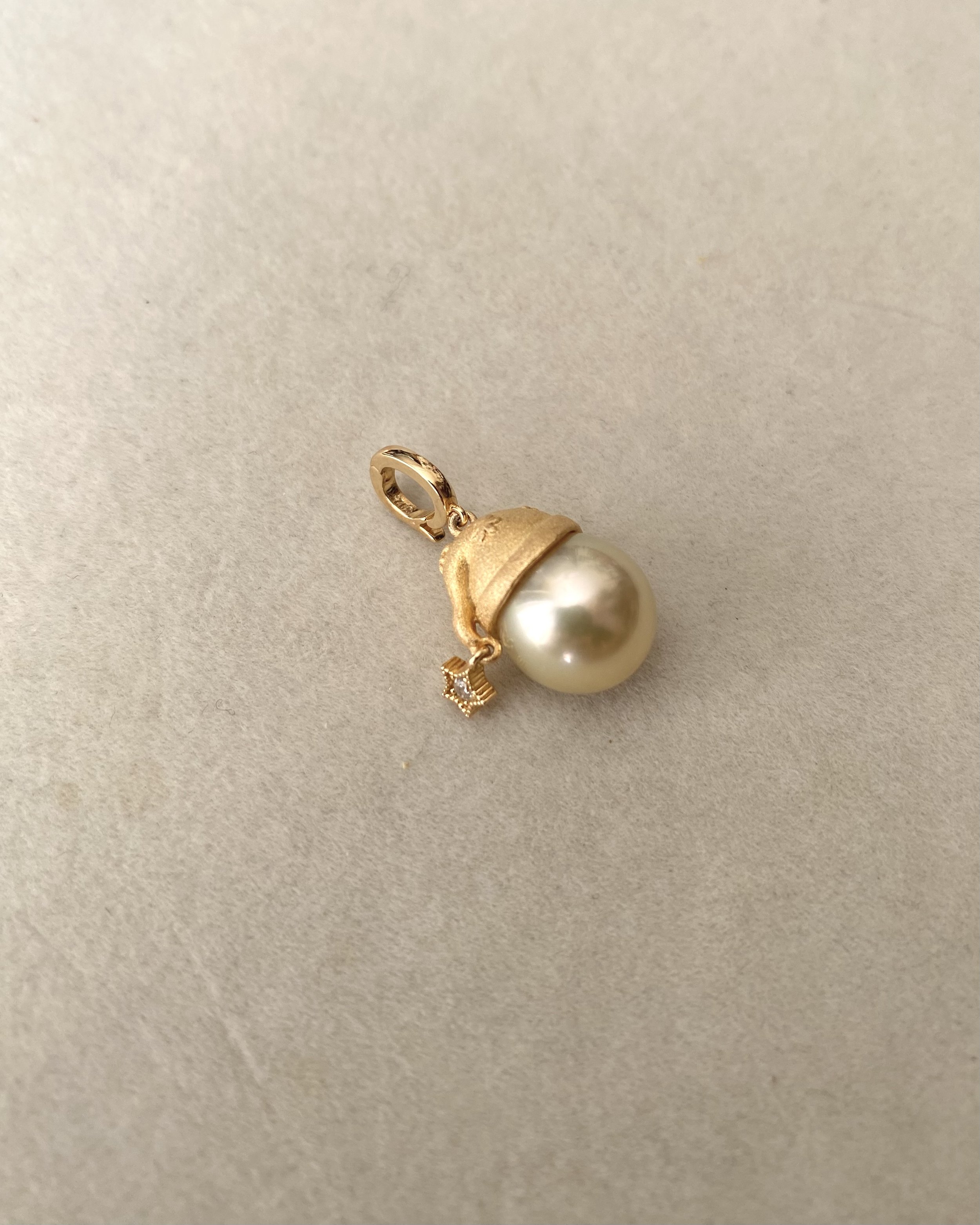 11.7mm Japanese Amami Ōshima Lemon-Gold Pearl Pendant, 6A Lustre, Fairy Nightcap Star in Matte Sand-Gold S925, Rare Exhibition Find Starlit Pearls