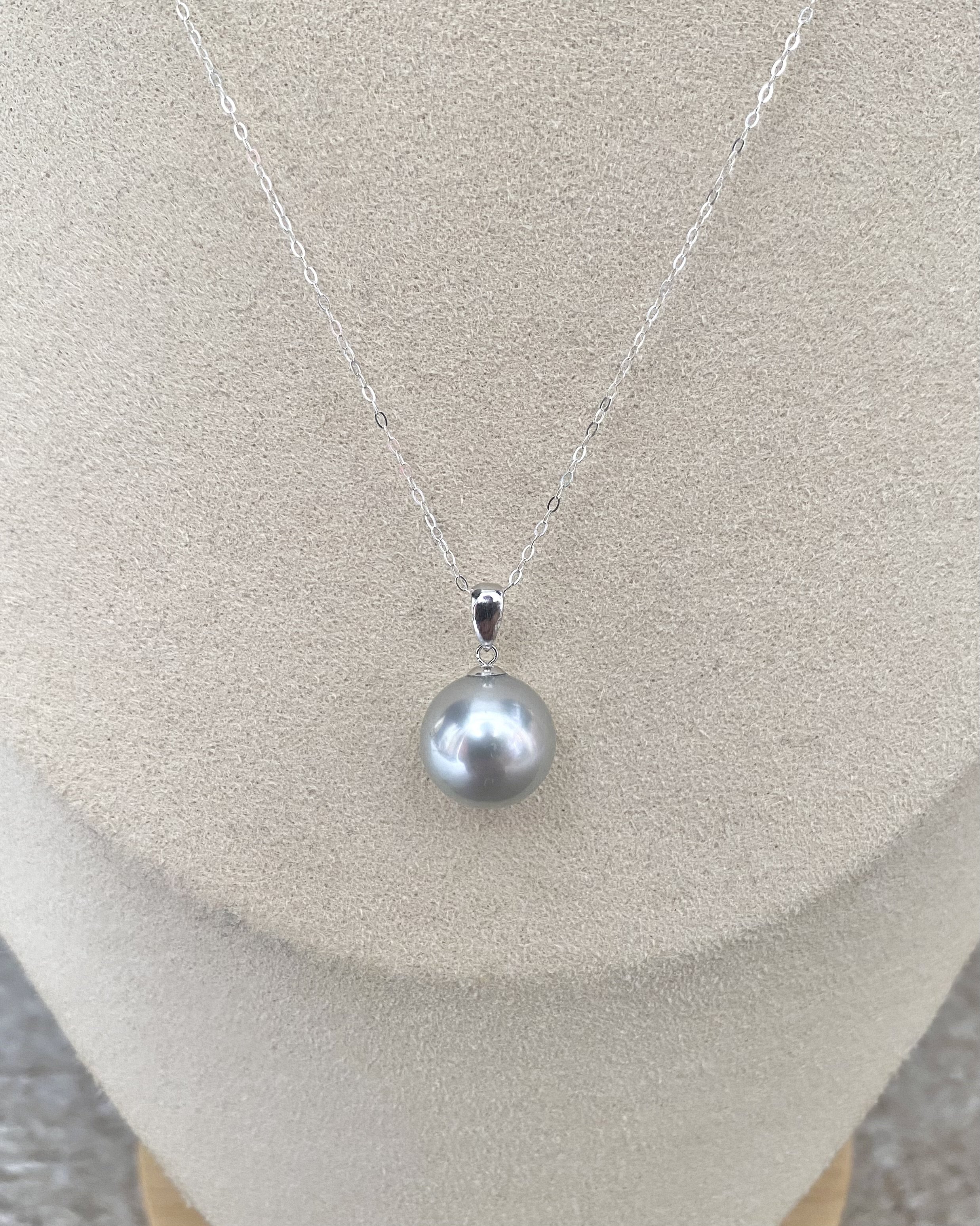 Rare Platinum Grey Tahitian South Sea Pearl Pendant 11.5mm, Crystal Mirror Lustre, Solid 18K White Gold Thick Bail, Minimalist Luxury Starlit Pearls