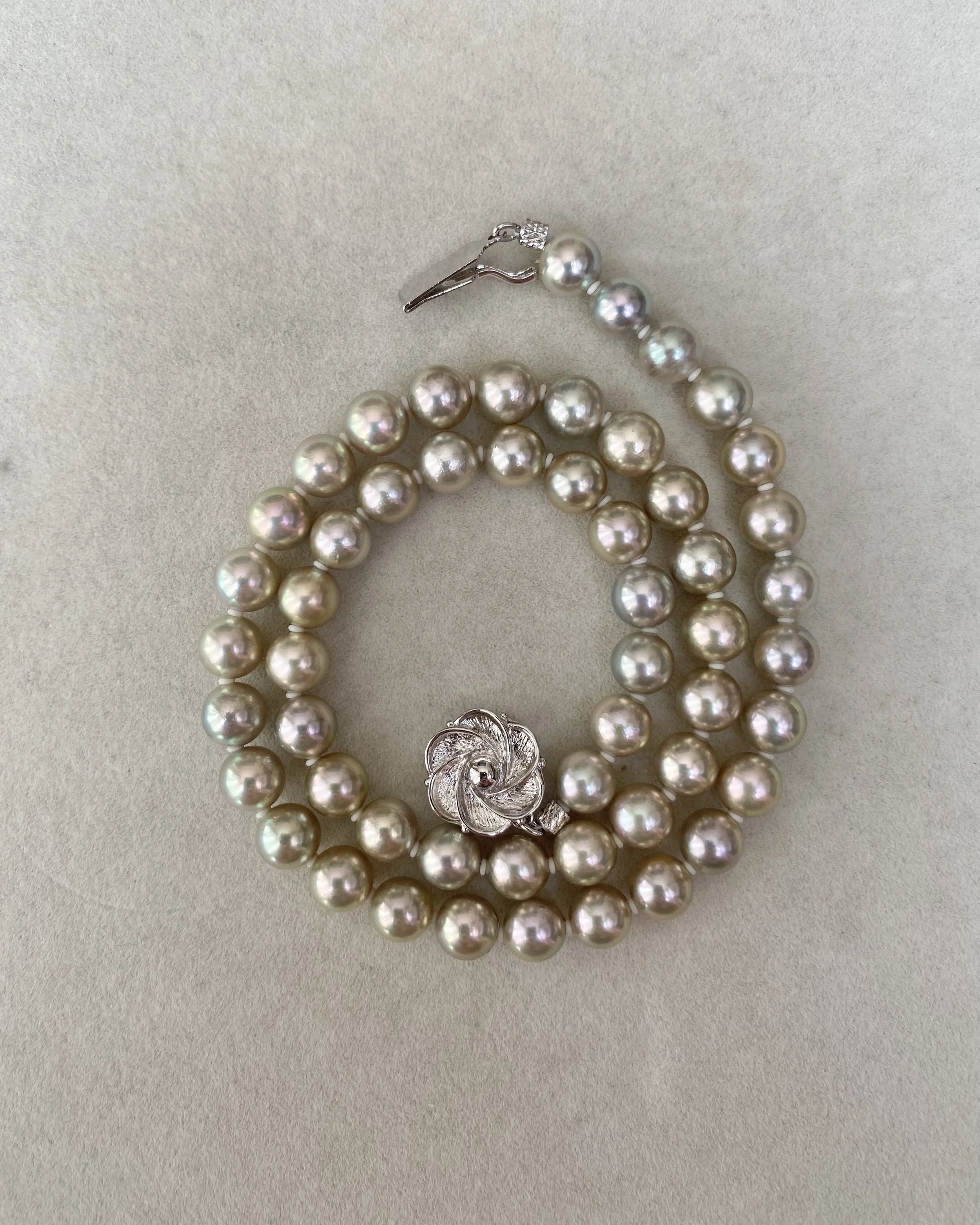Rare Premium Silver-Grey Lemon-Green Japanese Madama Akoya Pearl Necklace 7.5mm, Pink Overtones, Sculptural Floral Clasp, Show Piece Starlit Pearls