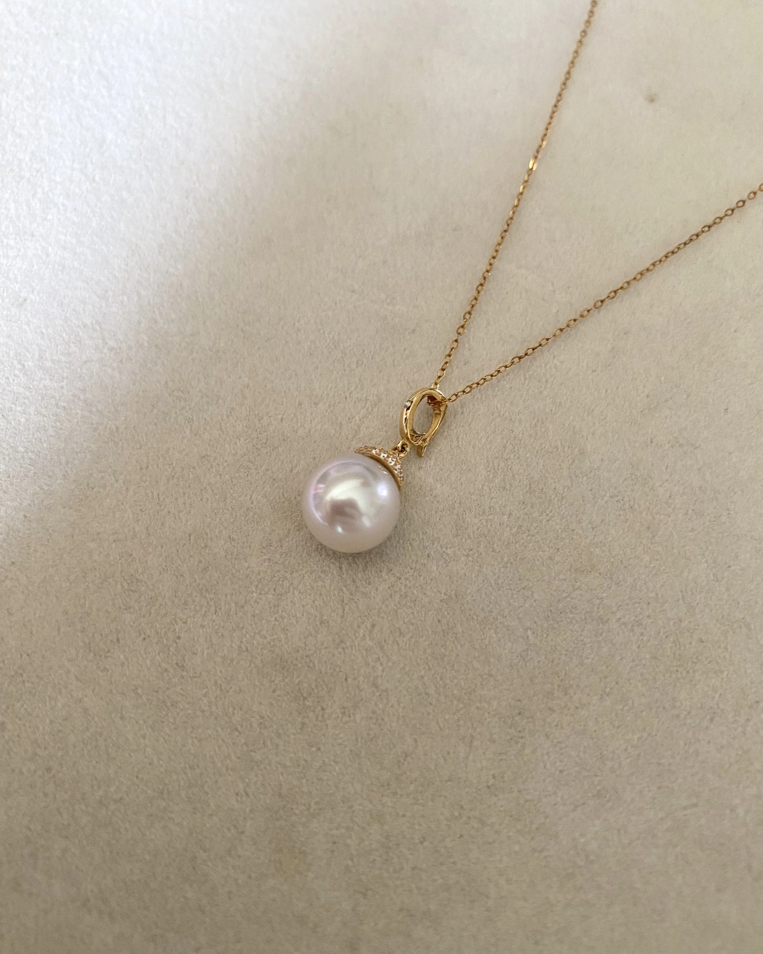 Solid 18K Gold & D0.003CT Diamond, White Australian South Sea Pearl Pendant 9.6mm,Detachable Pavé Crown Bail, Double-Tier Pavé Crown Starlit Pearls