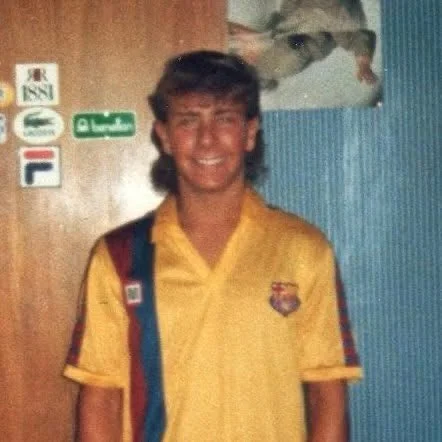 Early 80&rsquo;&rsquo;s in my bedroom with hair, just returned from first lads holiday in Spain sporting my @meybaofficial @fcbarcelona shirt
-
#stonedlove1982 #meyba #barcelona #80s
