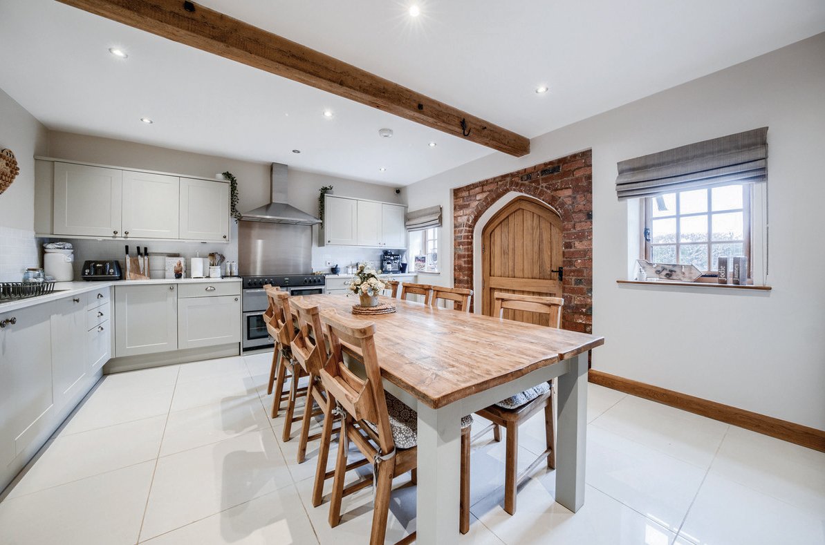 Common-Farm-Barn-Kitchen.jpg