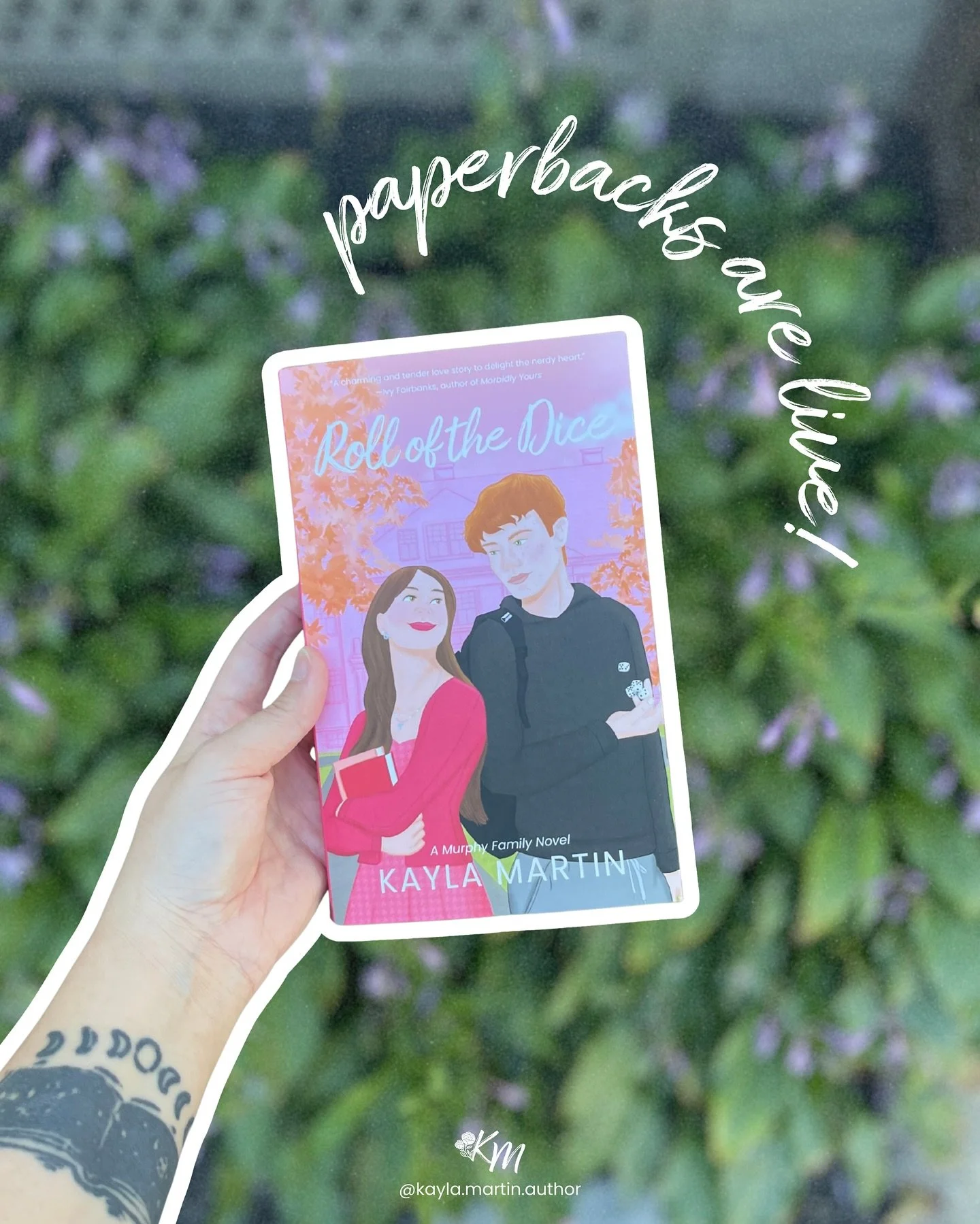 📖 Paperbacks are live!!

You can now get your paperback from the &lsquo;zon a little early so you have it in time for release day!

You can also head to my website to get a signed copy or a bookplate for your &lsquo;zon paperback 🥰

What to expect: