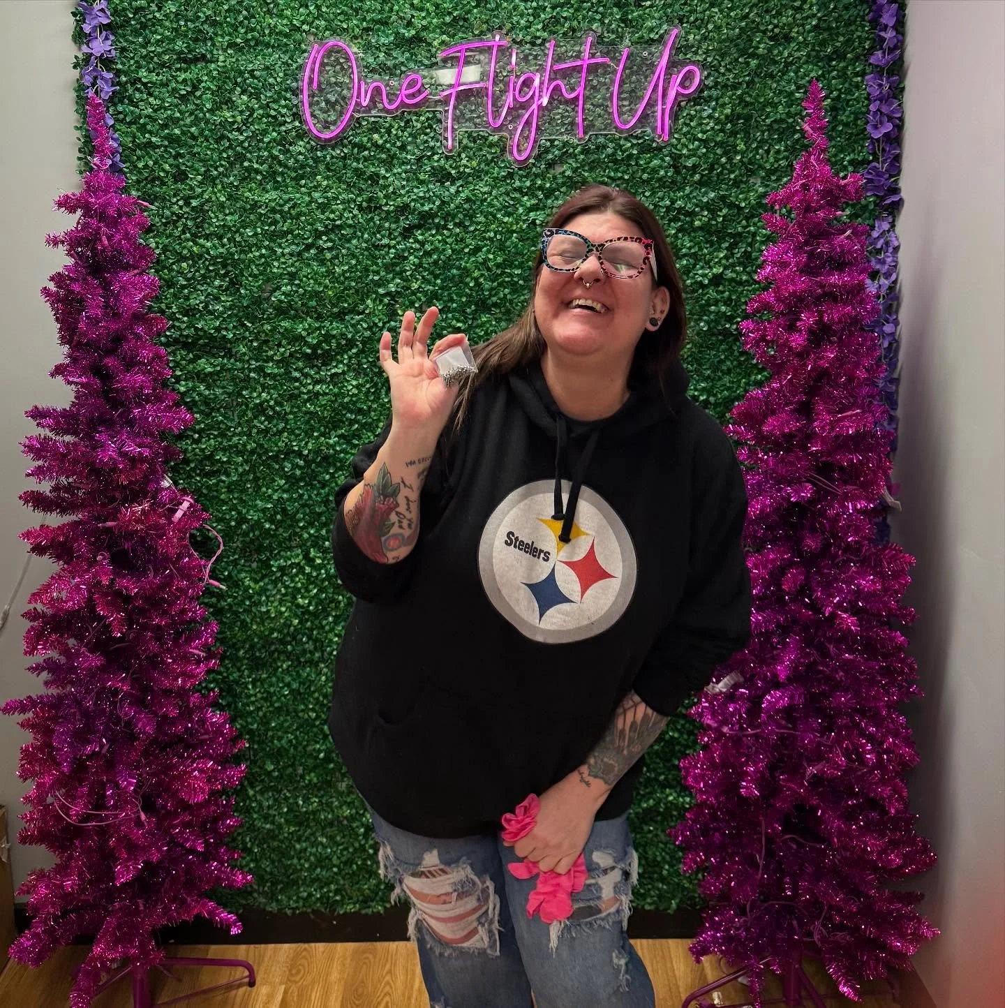 Overnight shipping took TEN days, a lot of tracking refreshes, and one emotional support box later&hellip; the flatbacks are HERE. 📦✨ Can you believe this itty bitty bag right here was gonna determine if we shut down this weekend of not 😂🤪😭

Than