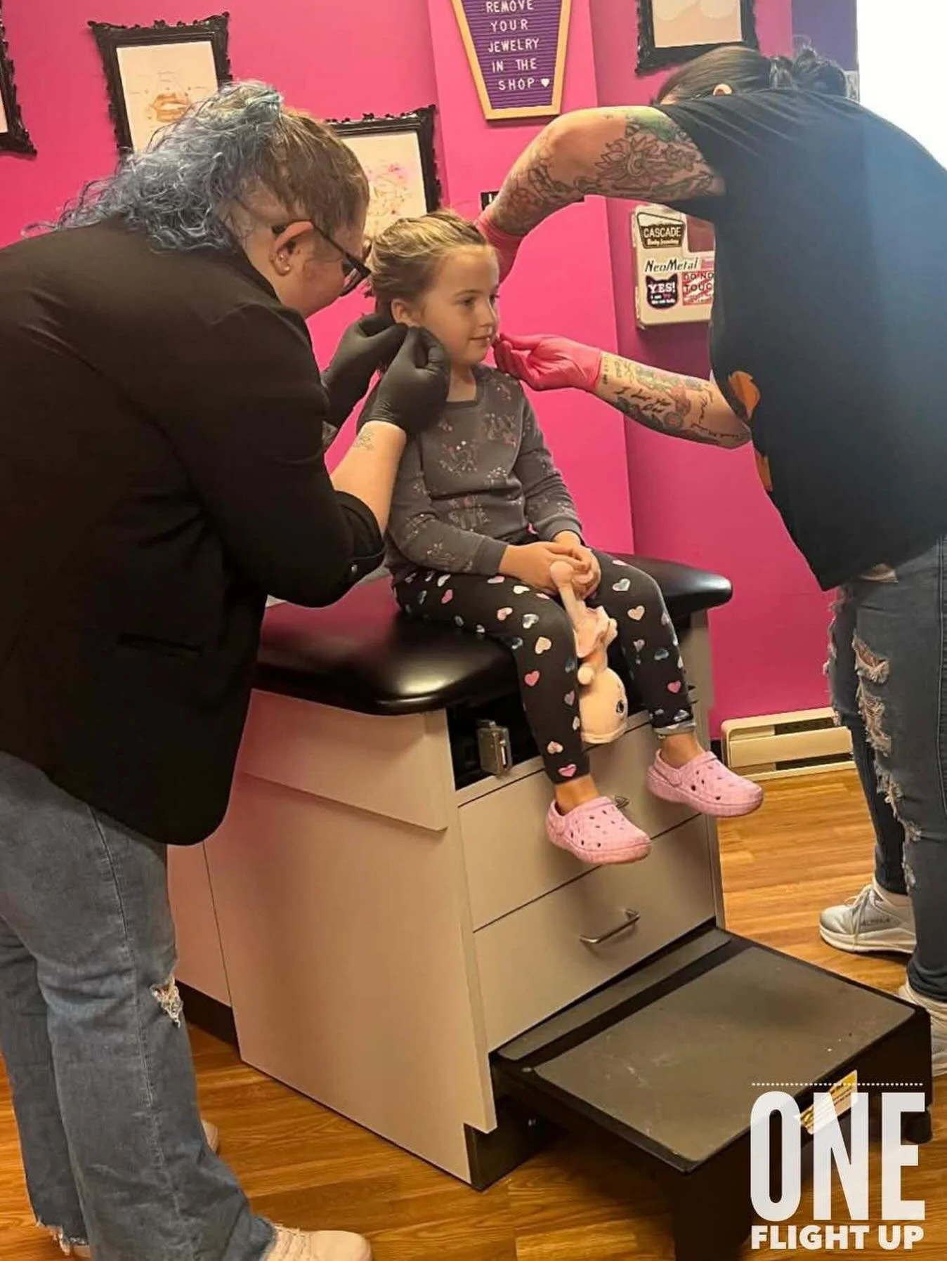 ✨ Flat backs are back, baby. ✨ Today is our tandem piercing day and we are FULLY BOOKED💎 next tandem sat  1/17 

We are still accepting walk-ins (ages 12+) today,
but please be prepared for a longer-than-usual wait due to the event + volume.

✨ Good