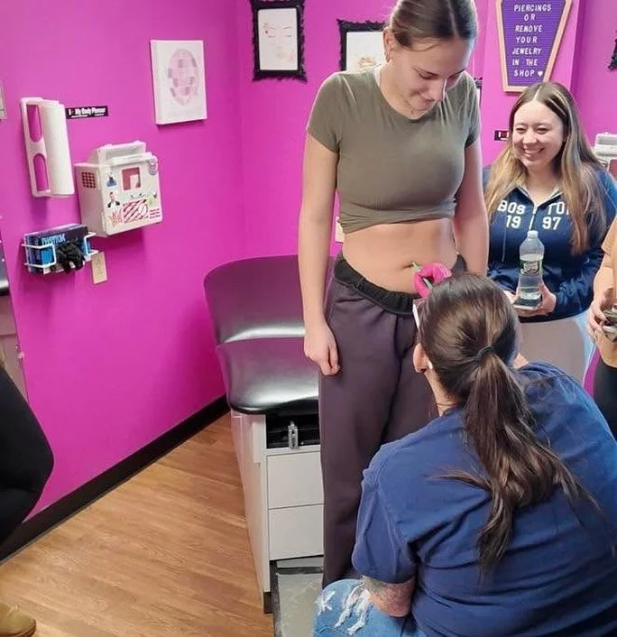 🚨 We are fully booked for tomorrow!
Weekend appointments are filling quickly.

Please remember: appointments are always prioritized over walk-ins on weekends.

Book ahead to guarantee your spot🩷