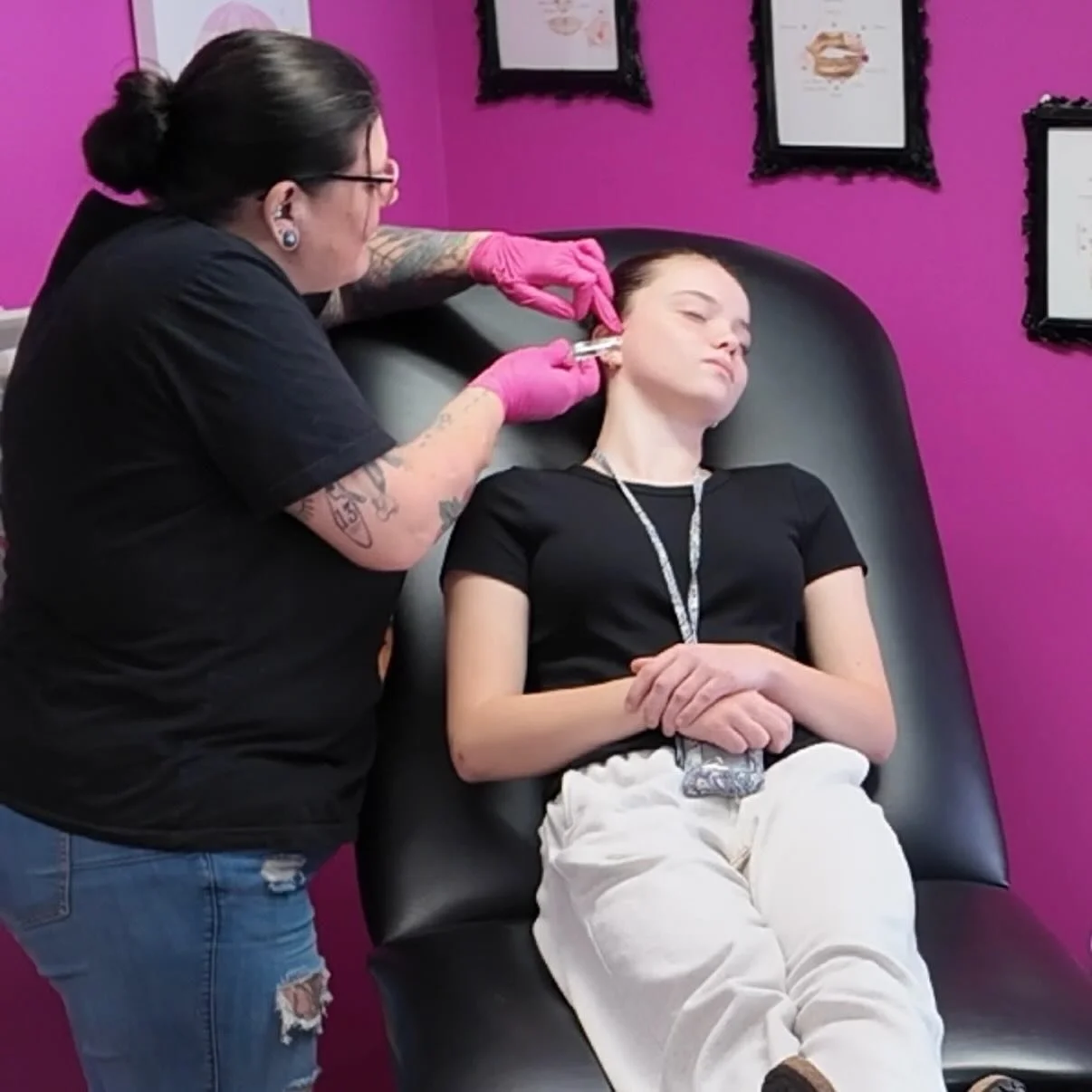 This weekend is almost fully booked for appointments however, we&rsquo;re still accepting walk-ins (ages 12+):
&bull; Saturday 10&ndash;2
&bull; Special Super Bowl Sunday hours with Meghan 12&ndash;2🏈

Appointments always take priority, but we&rsquo