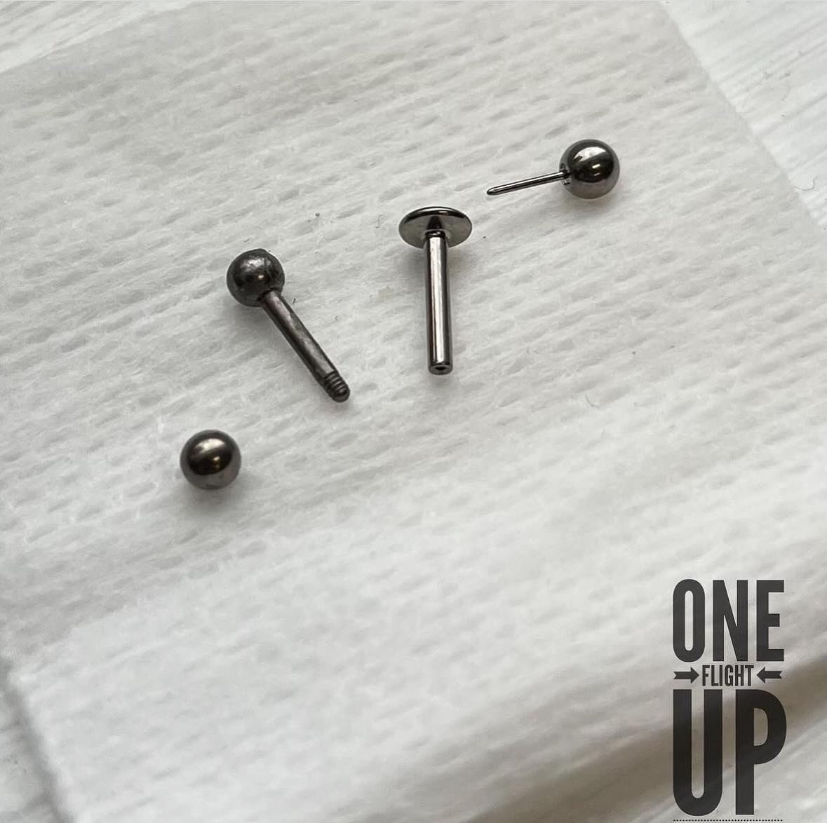 Happy Valentine&rsquo;s Day! 🚩 A reminder externally threaded jewelry in 2026 is the situationship of body piercing 👀 looks fine at first 😬 damages you long term.

Your body deserves better😉🩷