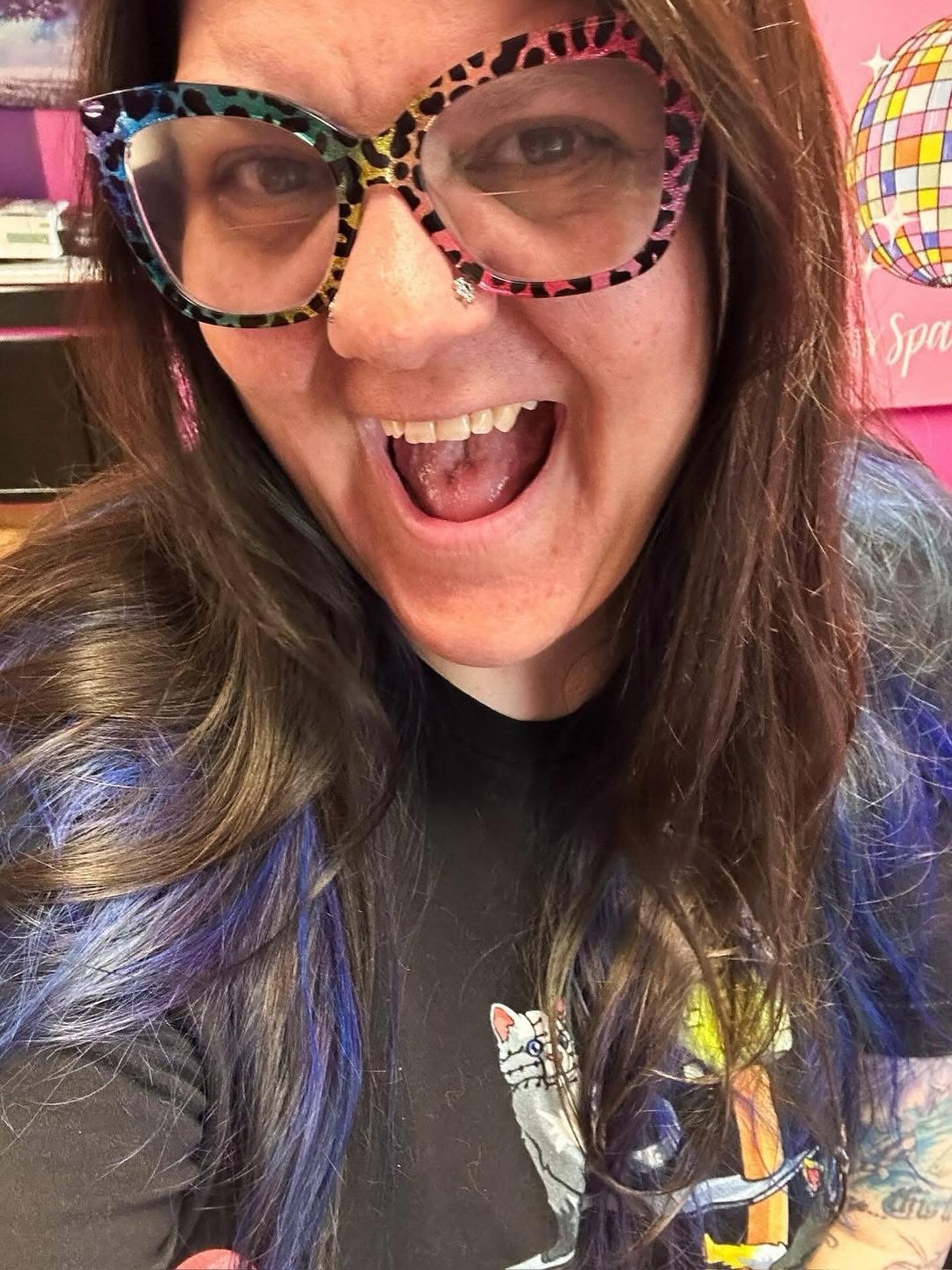 I&rsquo;ll be taking walk-ins all weekend! 

Ages 12+ welcome 🫶💎 

Friday 2&ndash;4 
Saturday 10&ndash;2 
Sunday 12&ndash;2 

✨ Due to the busy nature of walk-in days, below-the-belt piercings are not offered during walk-in times. 💕🚫