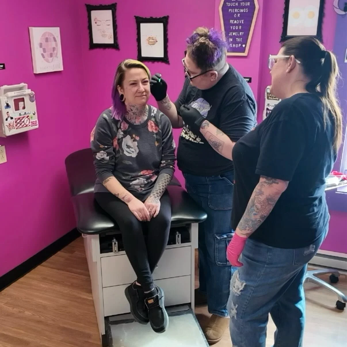 We are fully focused on today&rsquo;s event. 

All inbox messages and texts will be returned Monday. If you have a piercing emergency, please don&rsquo;t hesitate to reach out.

Otherwise we&rsquo;ll catch you next week🩷