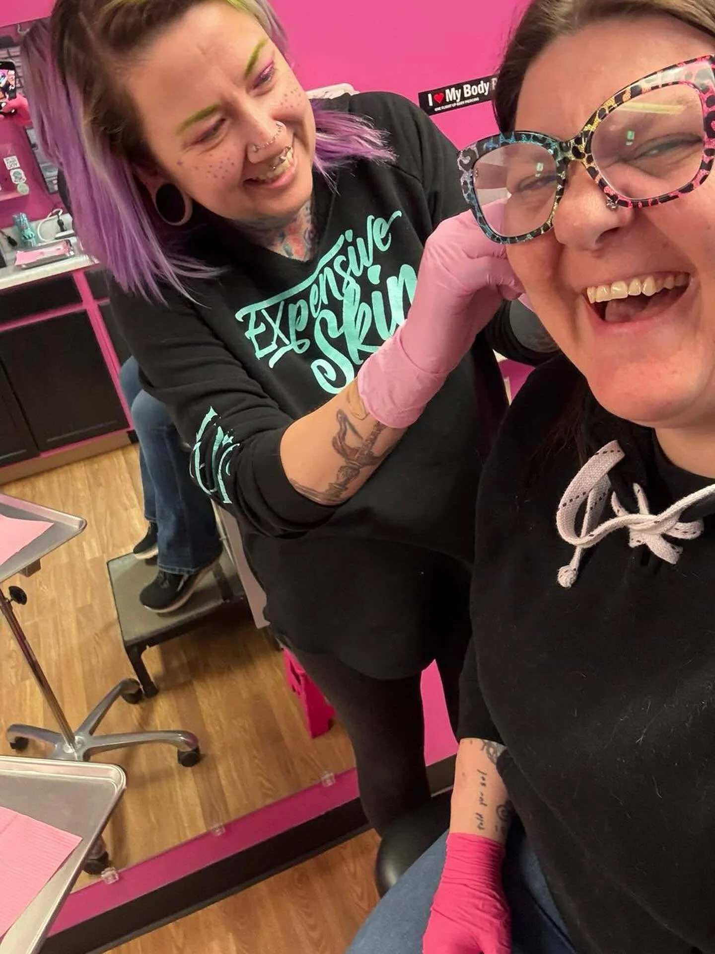 ✨ Saturday is WIDE open! ✨ and it&rsquo;s our last Saturday open before we head out to the Association of Professional Piercers conference June 6&ndash;12.

If you&rsquo;ve been hoping to sneak in for a weekend piercing, jewelry change, or checkup no