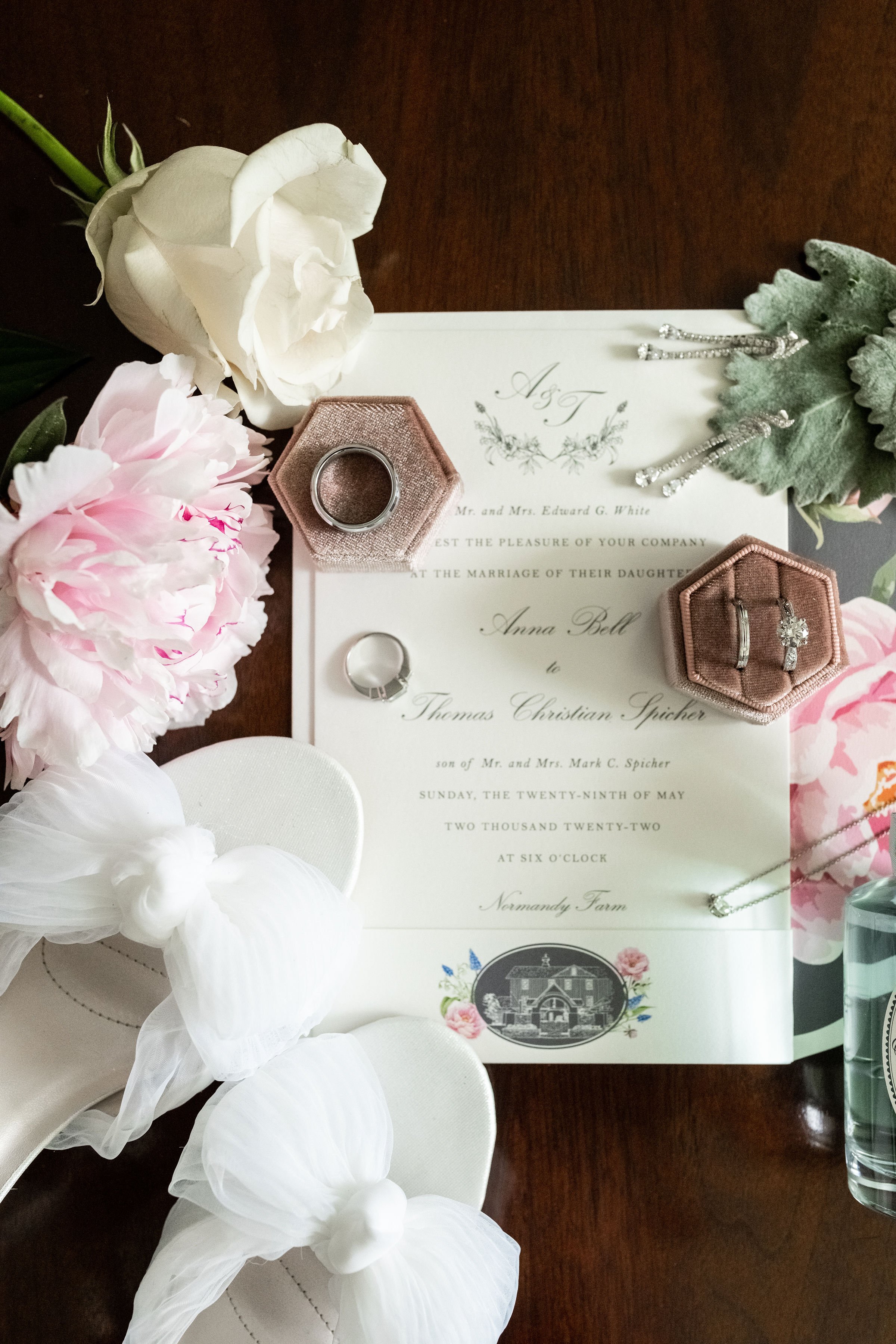 wedding-invitation-custom-monogram.jpg