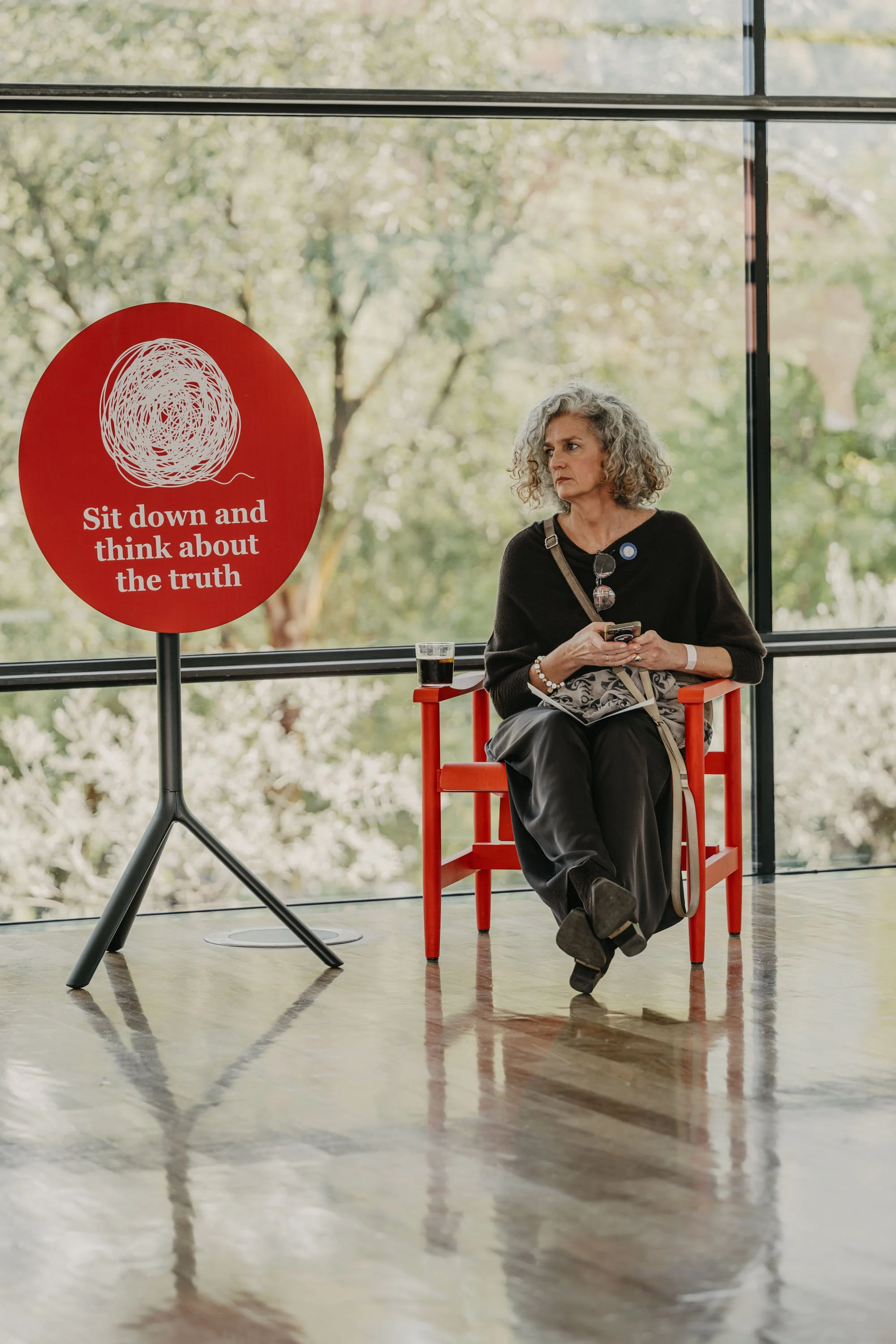 Barbara von Aufschnaiter denkt über die Wahrheit nach.jpg