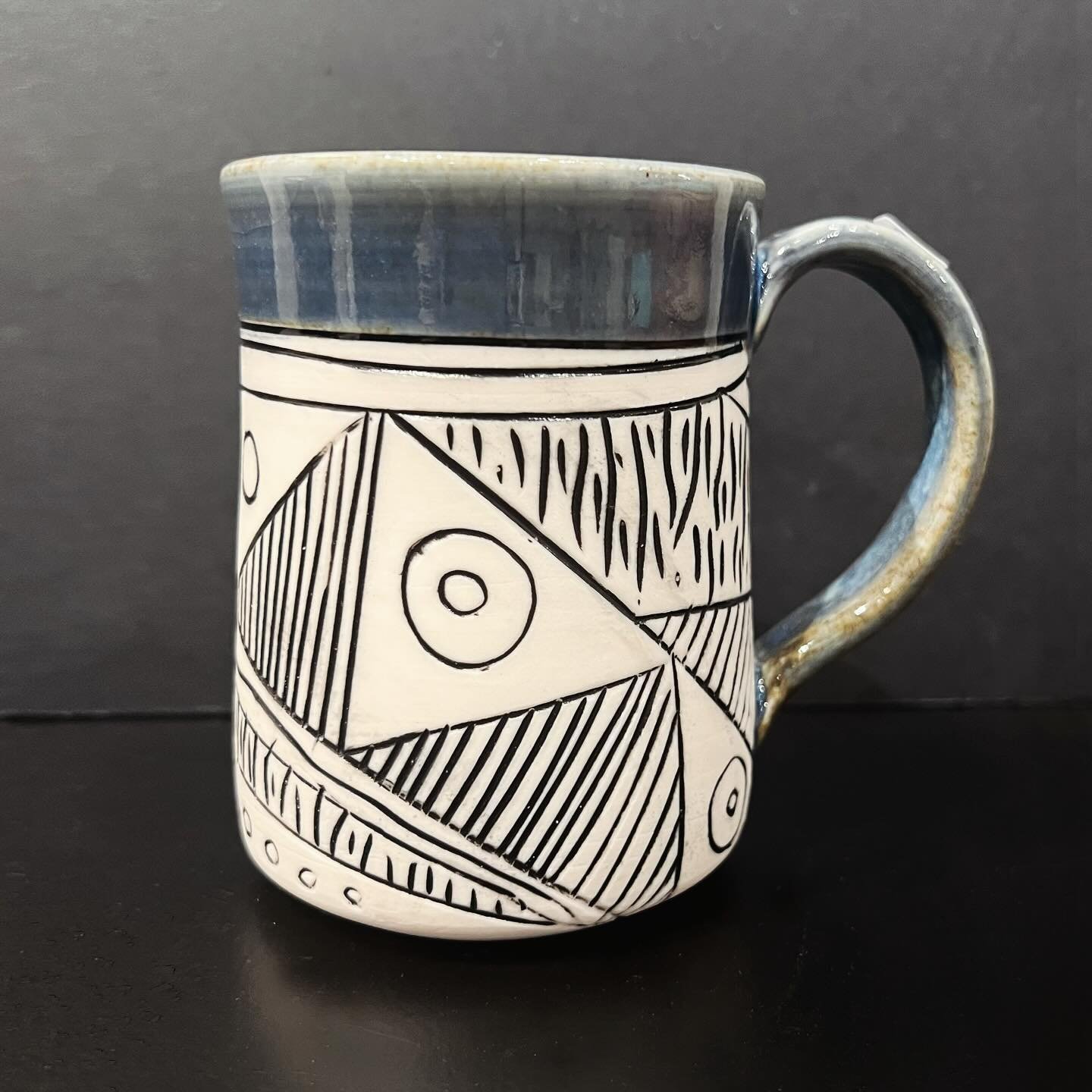 Handcrafted mugs by Sibel Alpaslan. These as well as an array of bowls, plates, wall art and more from this wonderful artist available at Kobo Gallery.
.
.
.
#KoboSav #KoboSavannah #SavannahArt #Ceramics #art912 #handmademug #handmademugs #ceramicart