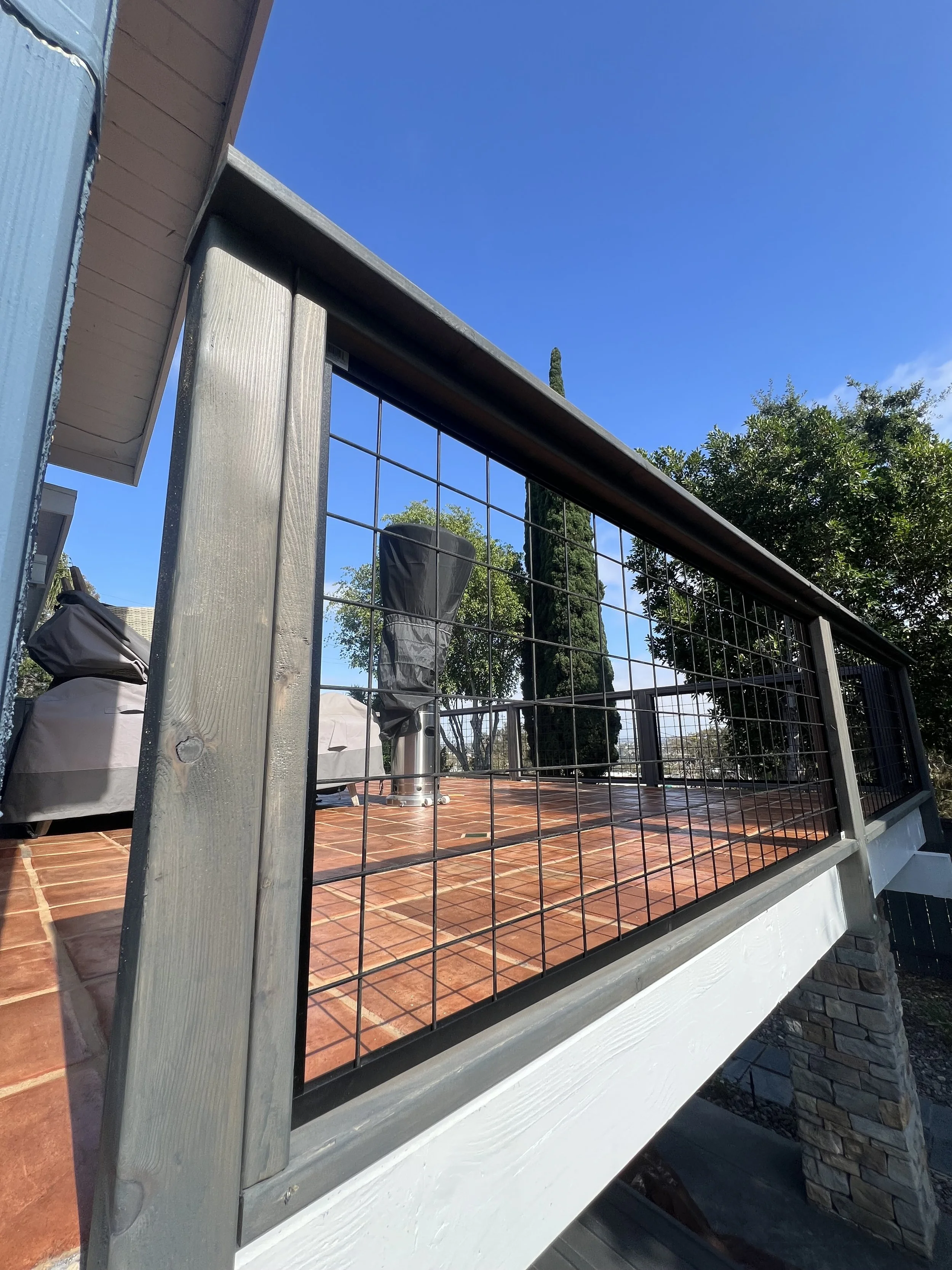 hog wire fence railing