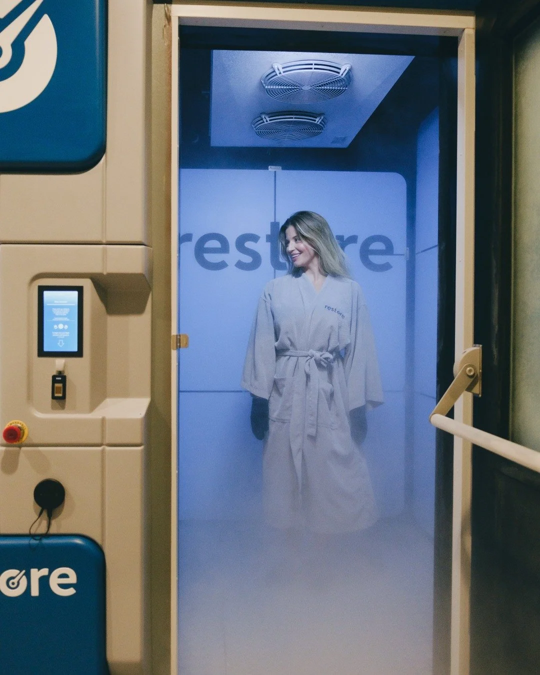 Same services, new care. Our friends at @rhw_overlandpark  are celebrating their re-opening under new management! Here's what&rsquo;s happening 👇
✨ Grand Reopening Celebration | Nov 6&ndash;9
🎉 Exclusive promotions
🛍️ Local vendors
🎟️ Raffle priz