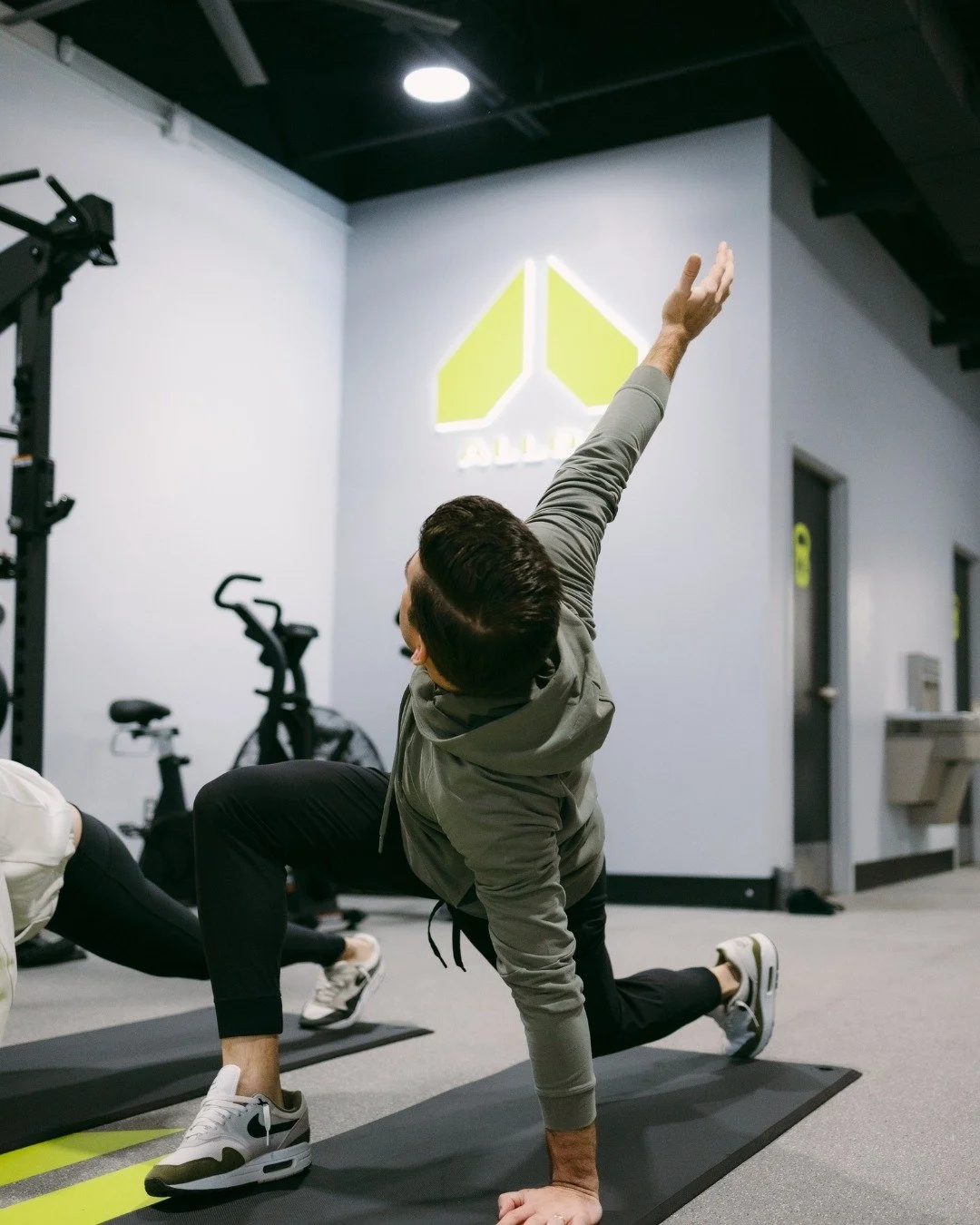 Why wait for January?
Start those New Year&rsquo;s resolutions early with @alloy_overlandpark  and ease into 2026 feeling stronger already.