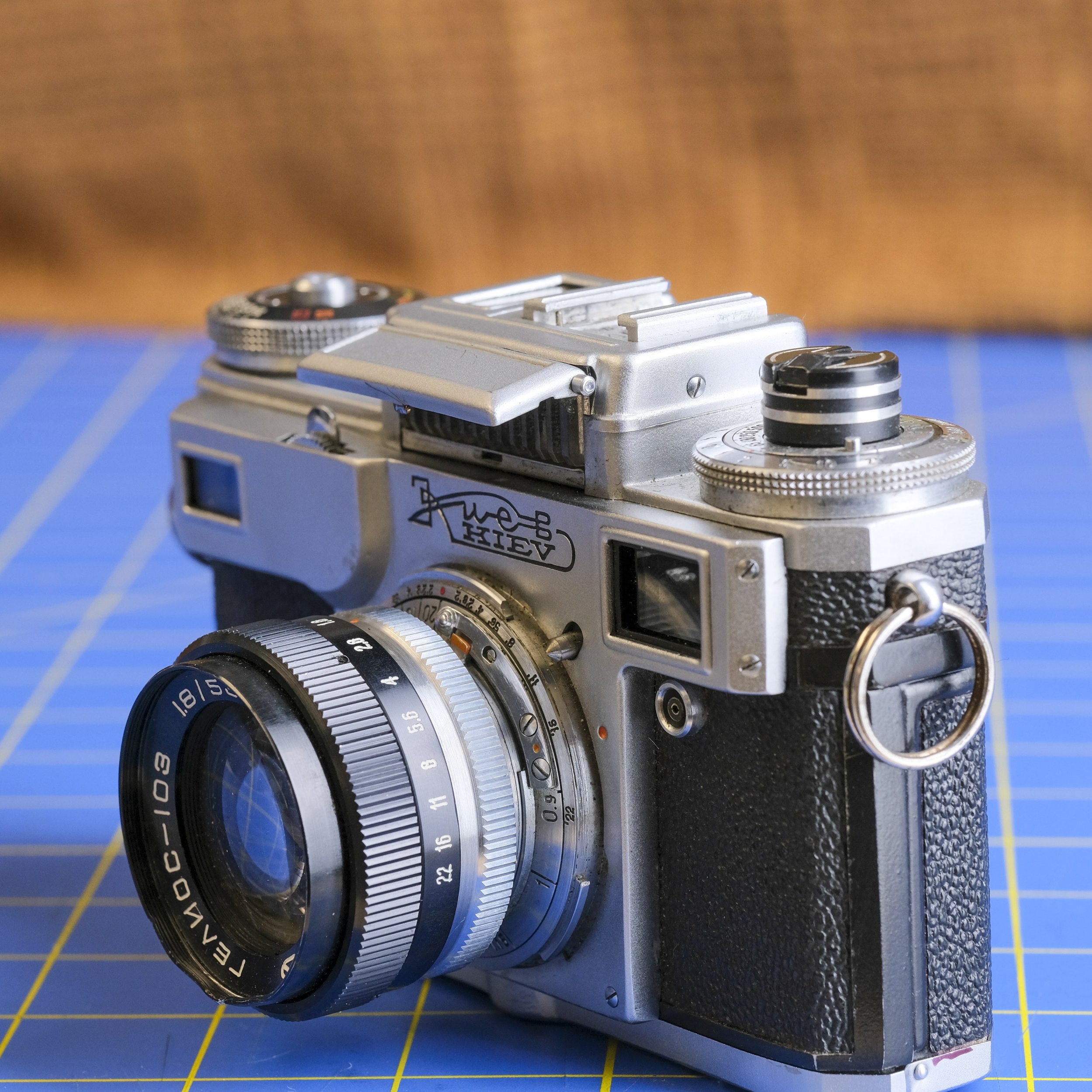Kiev 4M with case $200-5.jpg