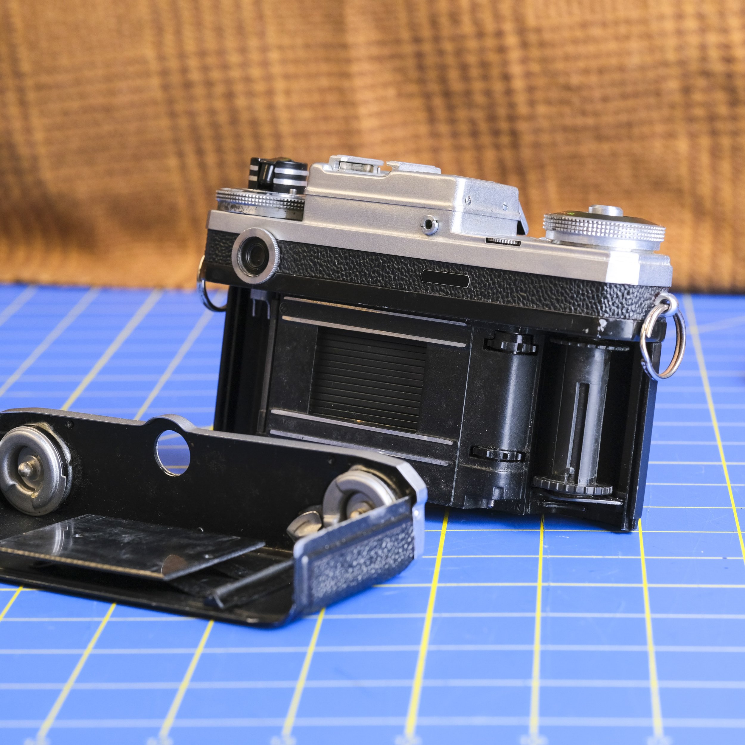 Kiev 4M with case $200-7.jpg