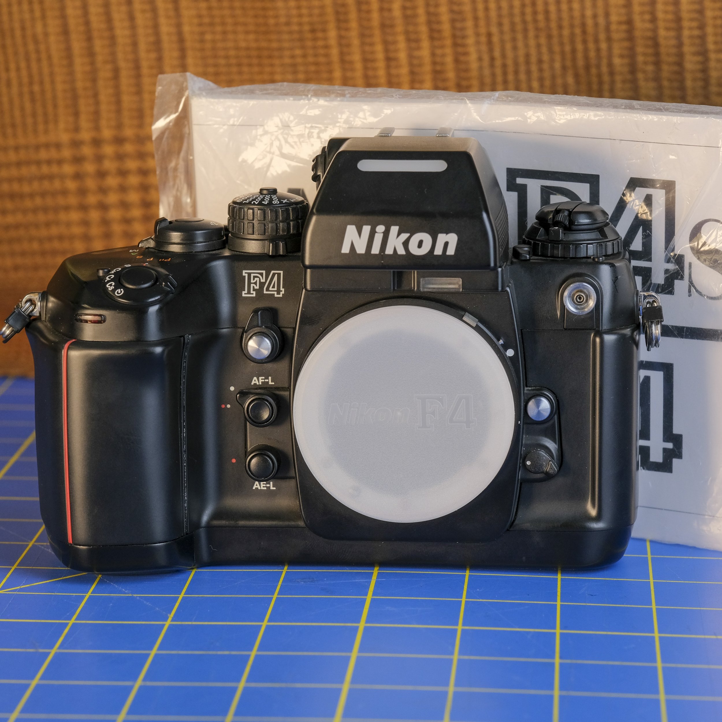 Nikon F4 $300-1.jpg