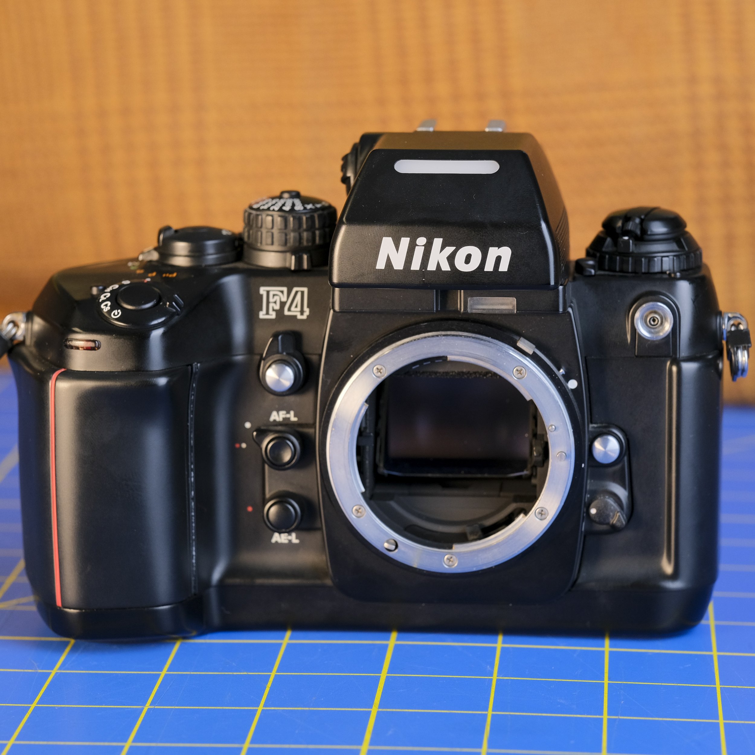 Nikon F4 $300-4.jpg