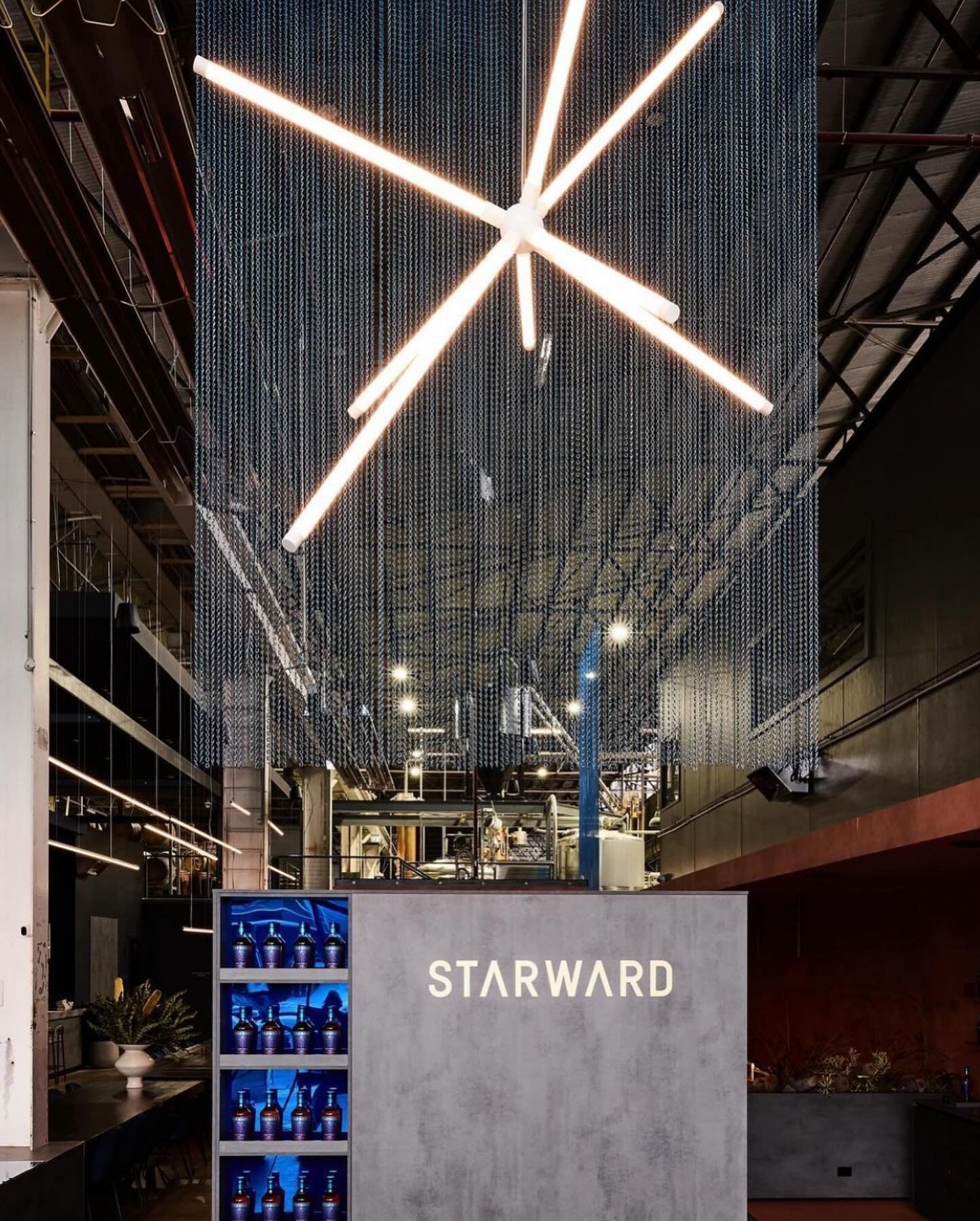 Transforming a logo into light for the award-winning @starwardwhisky&rsquo;s new venue @visit_starward Distillery &amp; Bar in Port Melbourne &ndash; by @studioy.com.au

Our custom design and fabrication process allows individuals and businesses to c