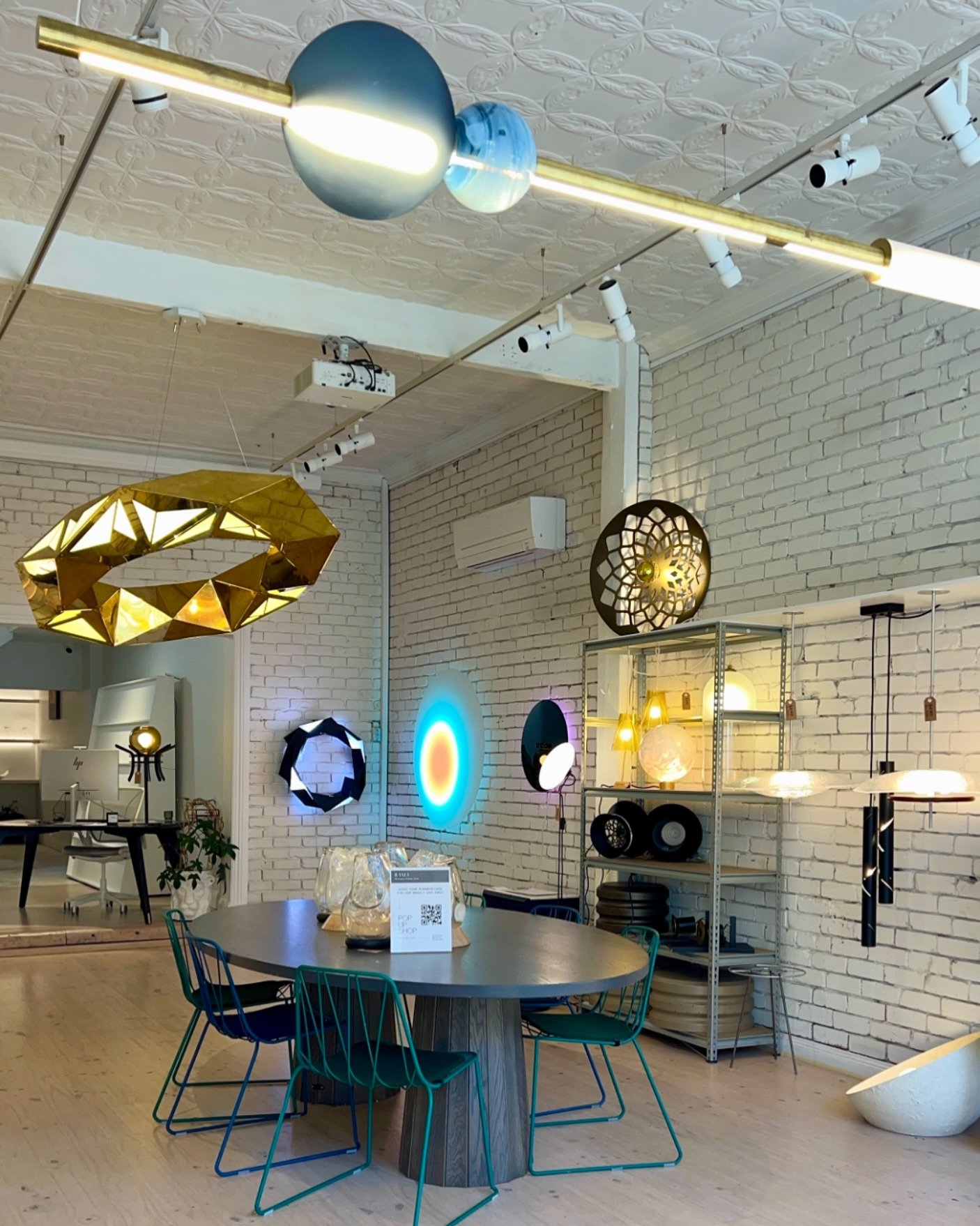 We&rsquo;re giving away one luminaire each week!
To be in the running, simply drop your business card in the Cannon Vase or scan the QR code when you visit us at @glowingstructures_gallery. 

15 - 31 May
541 Chapel Street, South Yarra
Open Daily | fr