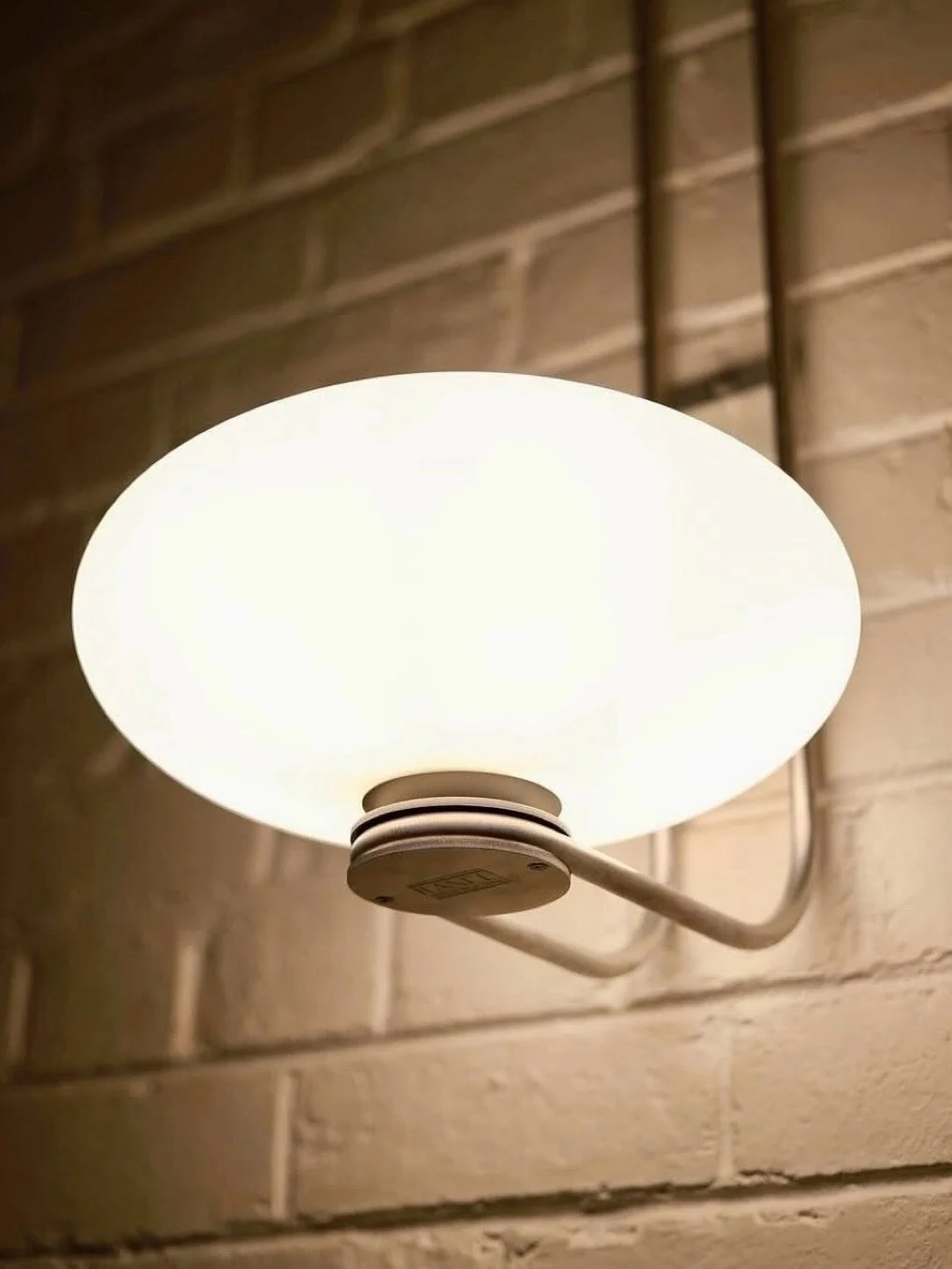 The ASTRO Wall Light landed a few years ago and it quickly became a favourite for its sleek design and versatile functionality. 
It&rsquo;s available in various metal finishes to align with your vision.

we SHIP WORLDWIDE

#madeinmelbourne #melbourne