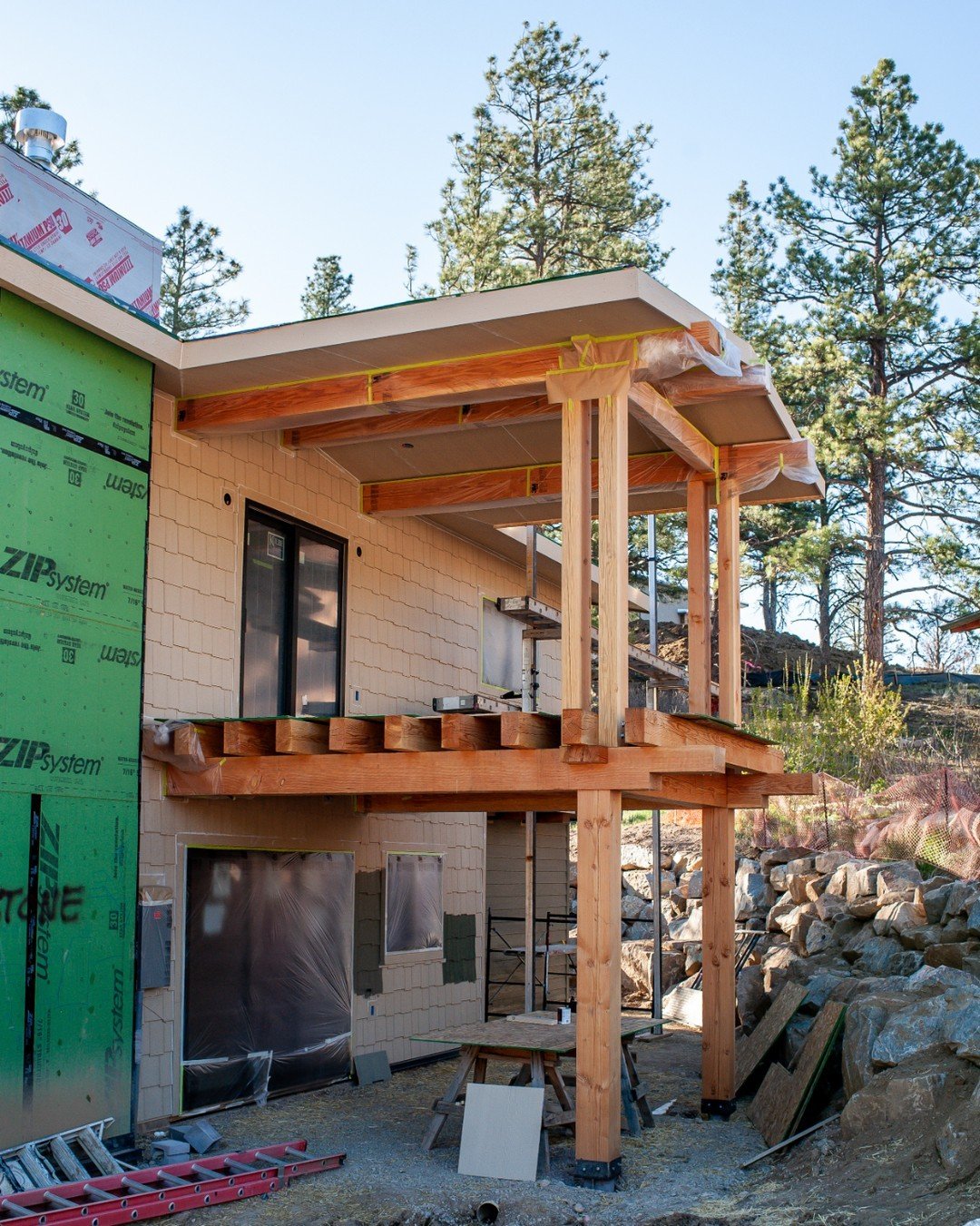 A side deck that is going to be the perfect spot for morning coffees and sunset views. 😊

#homebuilder #designbuild #customhomebuilder #newconstruction #customhomedesign #mountainhome #swcolorado