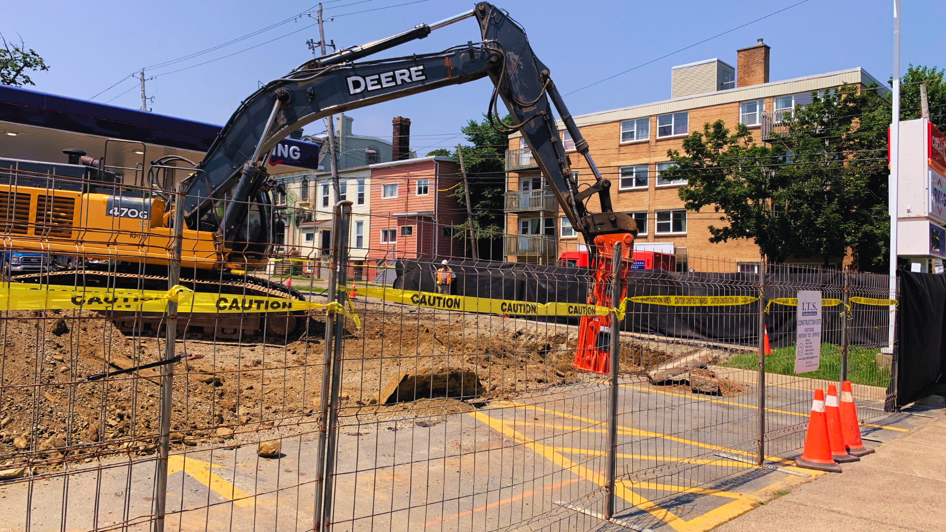 ITS Construction_Irving_Digging_1.png