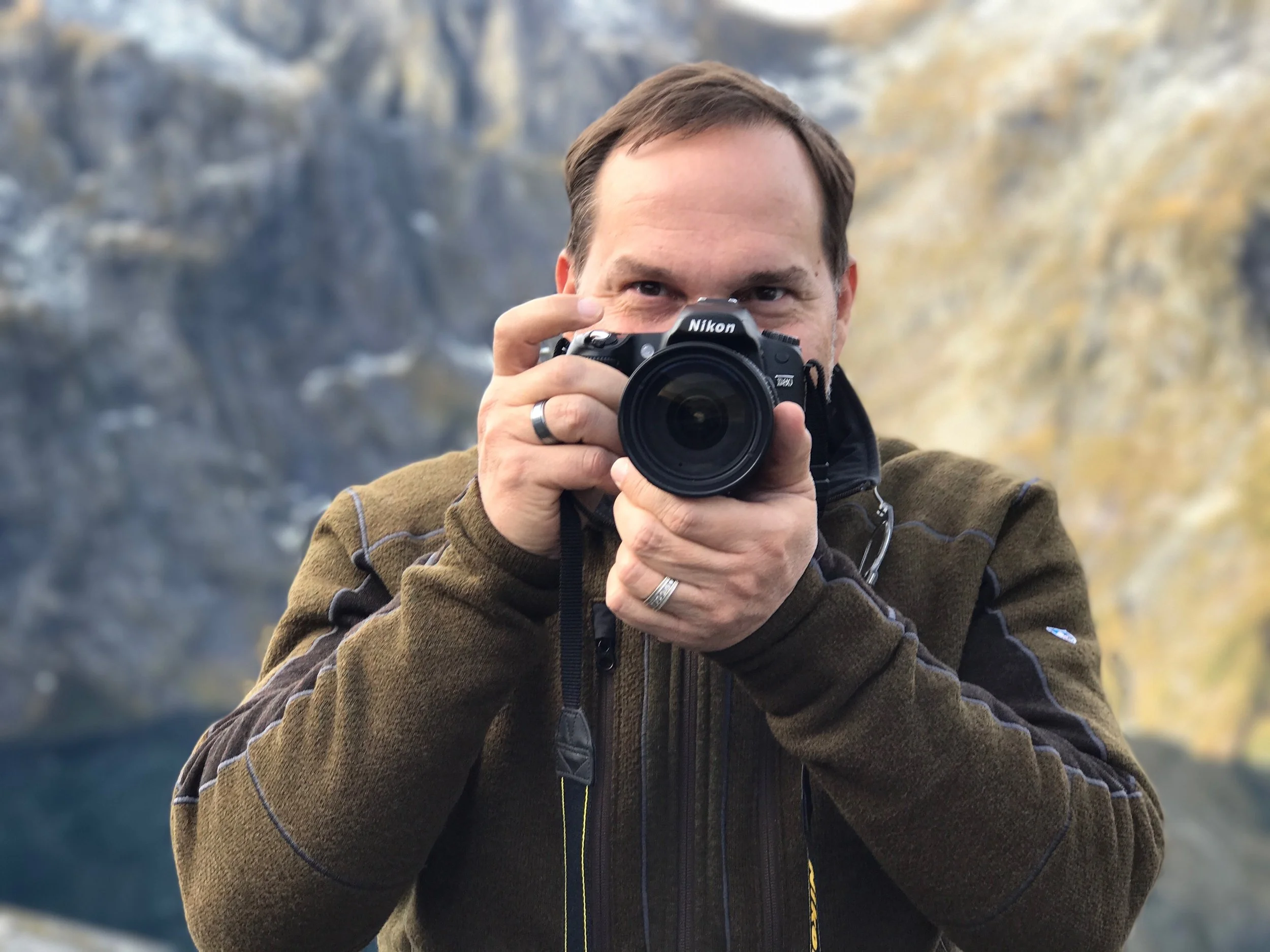 thriller author Joe Betar outdoor photography