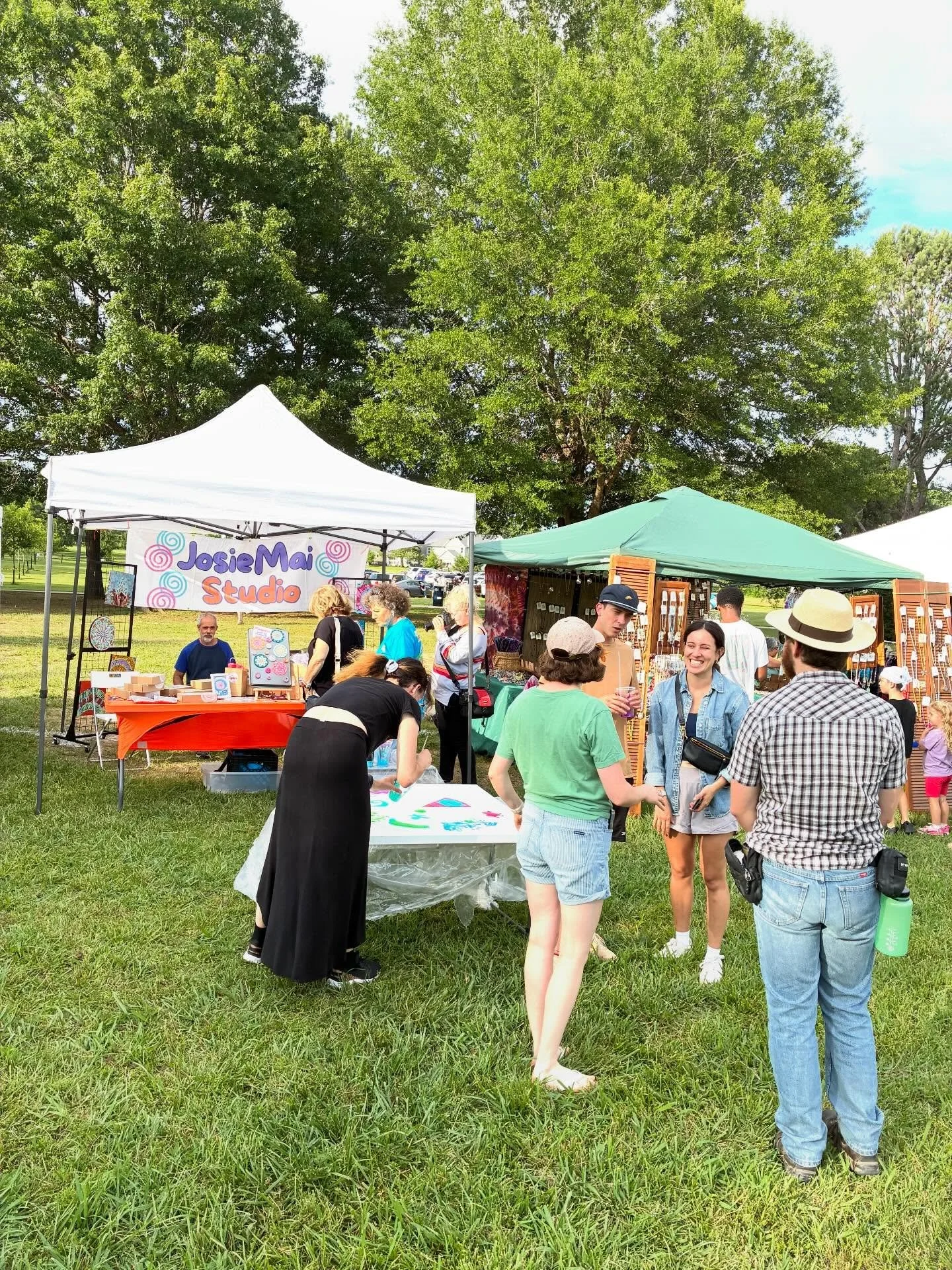 Booth at a fantastic festival! The collab painting was a huge hit 💕👍🏼 🖼️
