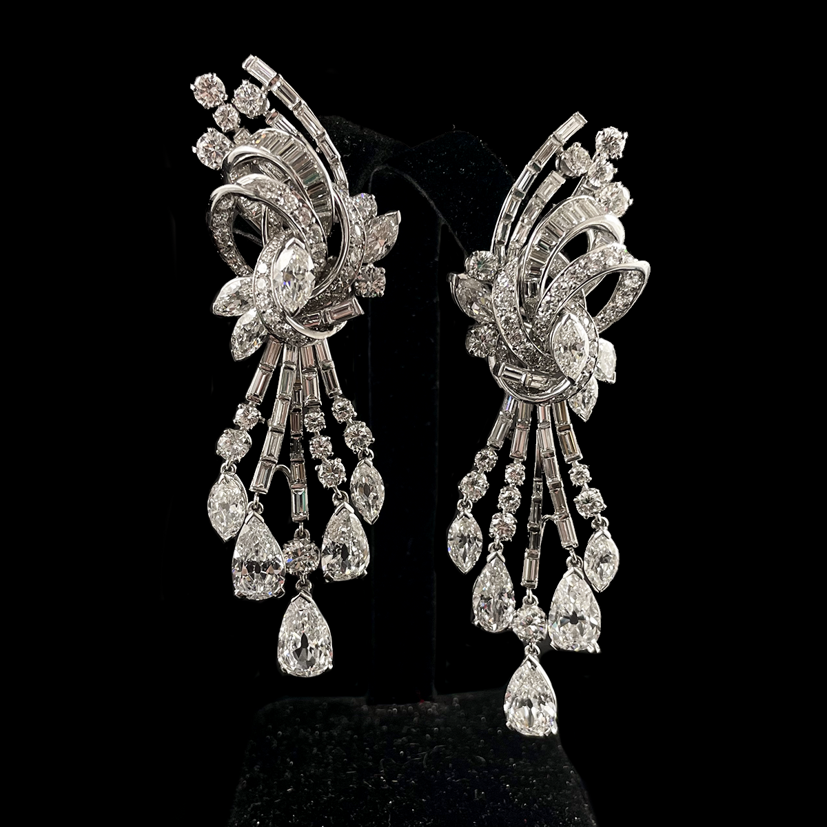 Platinum Diamond Hanging Earrings-2.png