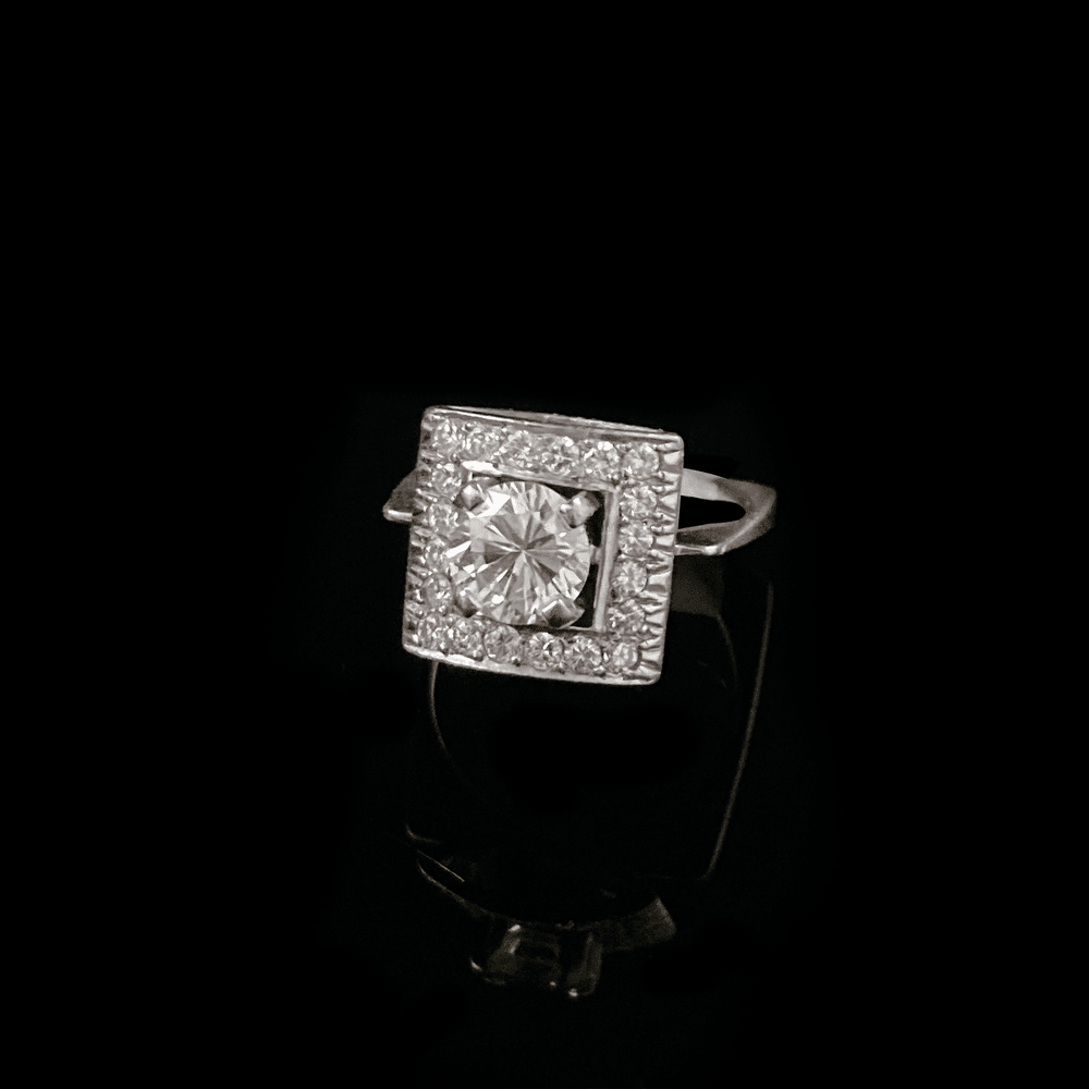 18K White Gold Round Brilliant Diamond Ring  Trsor