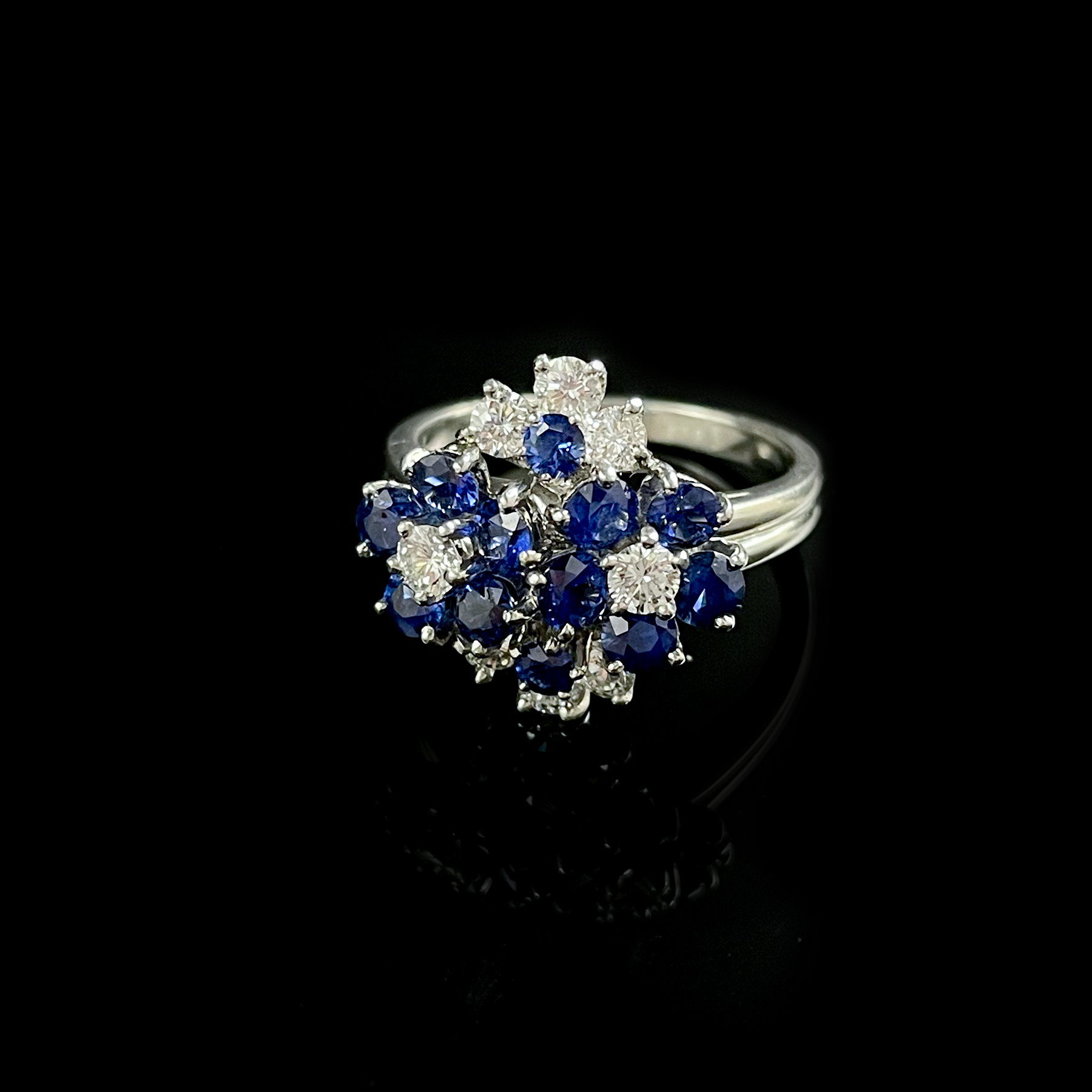 Platinum+Diamond+and+Sapphire+Cluster+Ring+signed+Oscar+Heyman.png