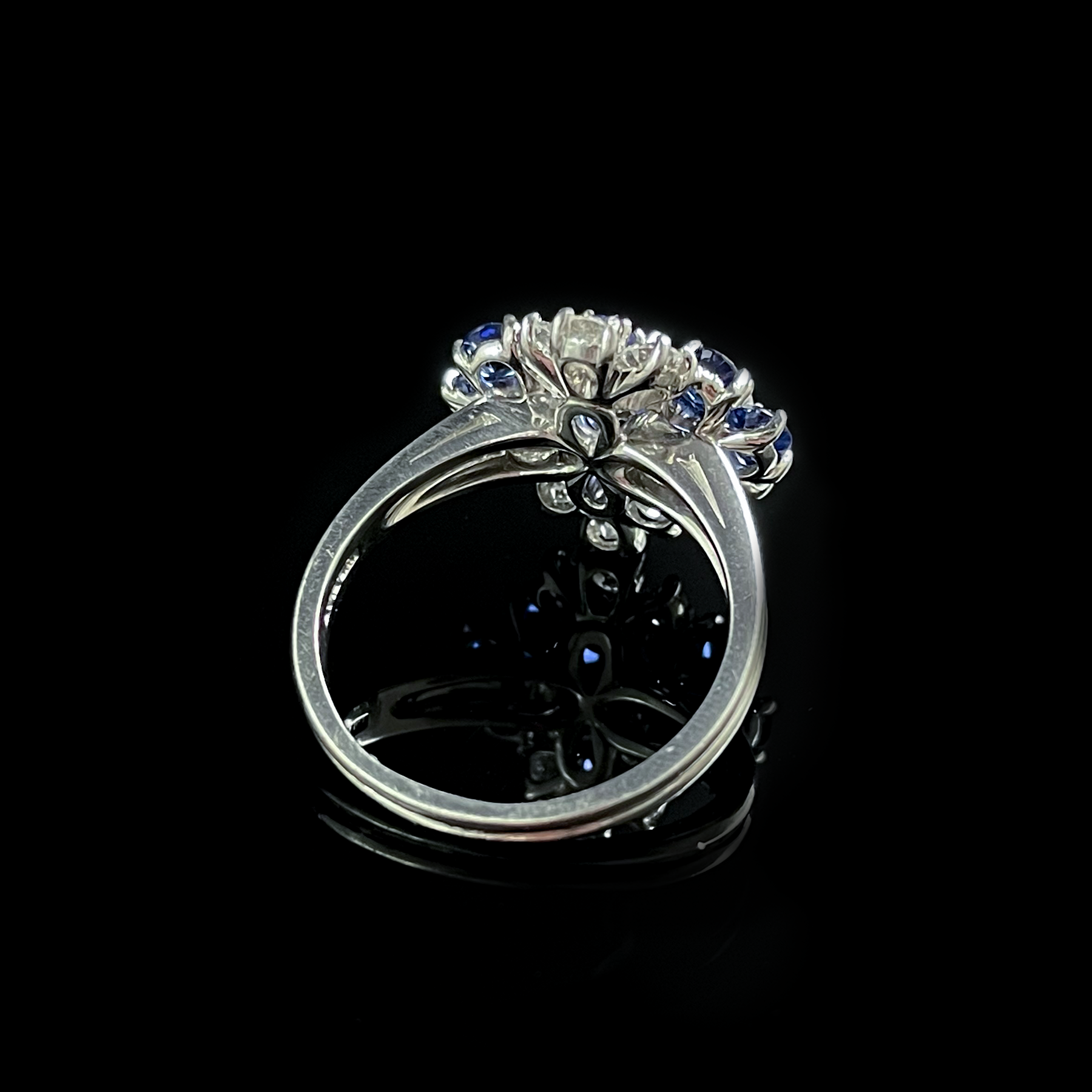 Platinum+Diamond+and+Sapphire+Cluster+Ring+signed+Oscar+Heyman+Back.png