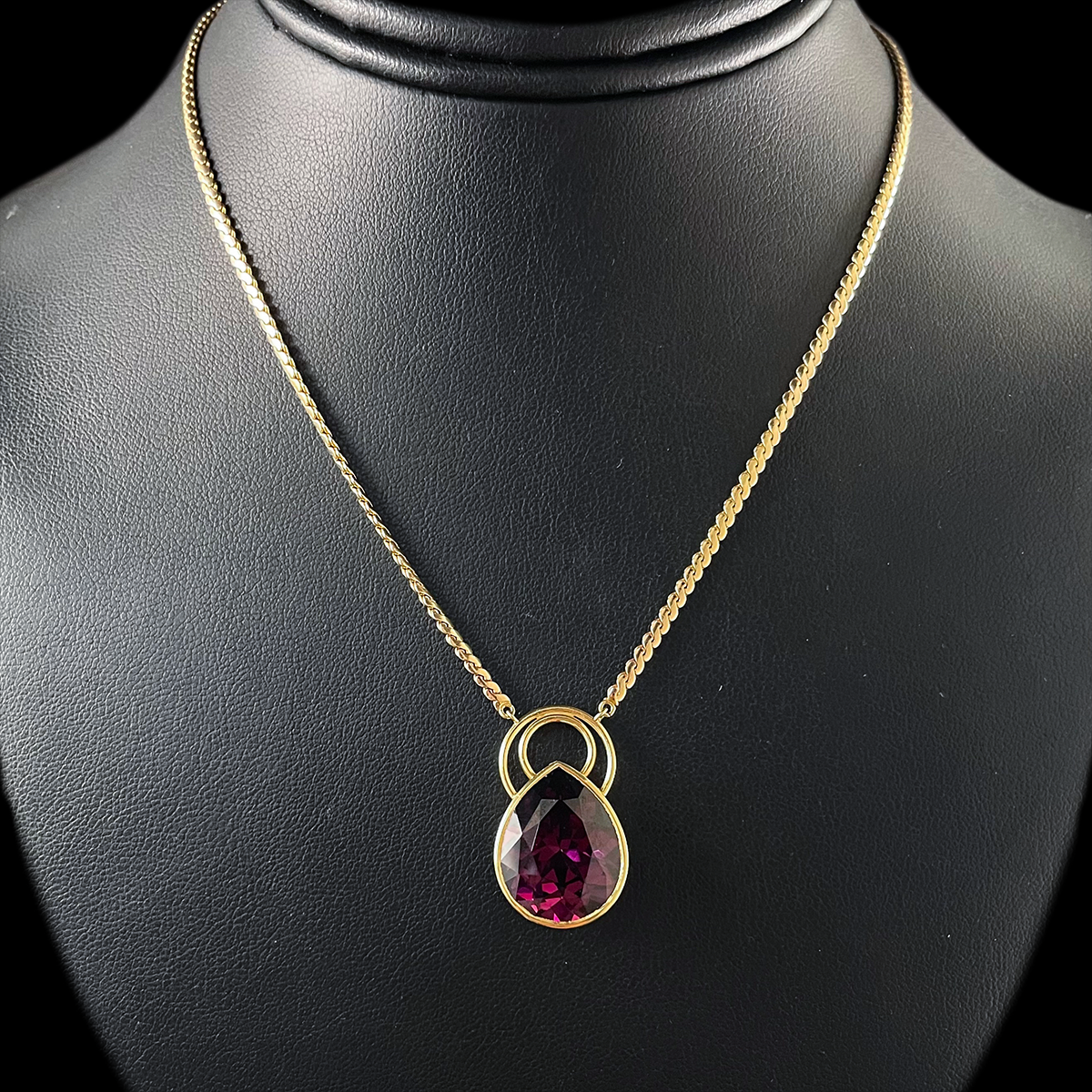 18K Yellow Gold Garnet Pendant.png
