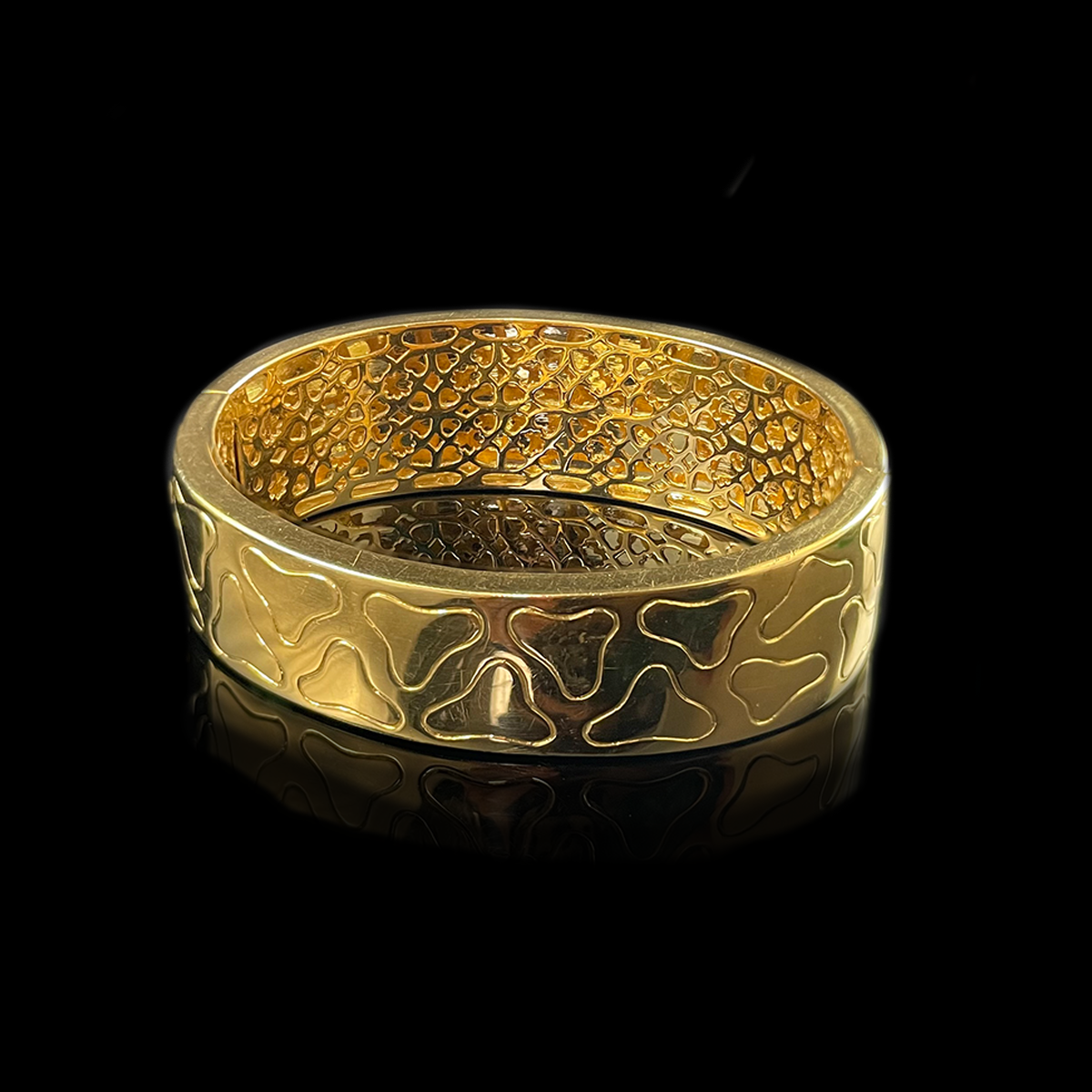 18K Yellow Gold Giraffe Bracelet signed Roberto Coin Back.png