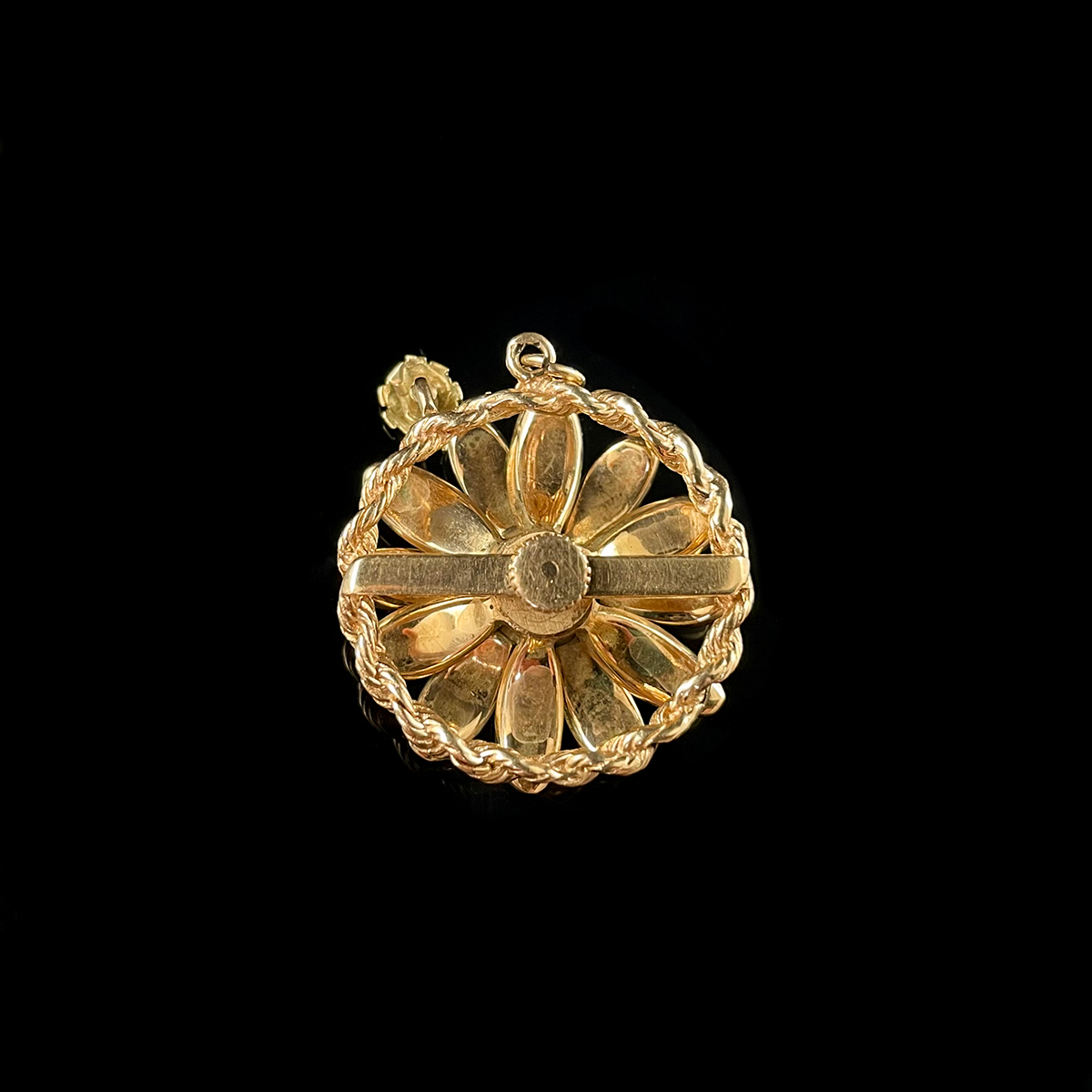 14K Yellow Gold Daisy Pendant _ Charm Back.png