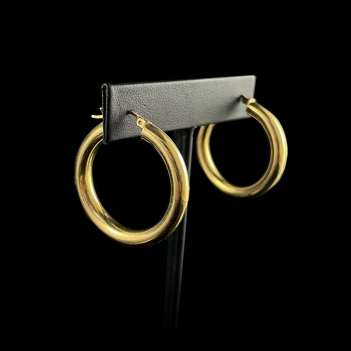 14K Yellow Gold Hollow Hoop Earrings Side.png