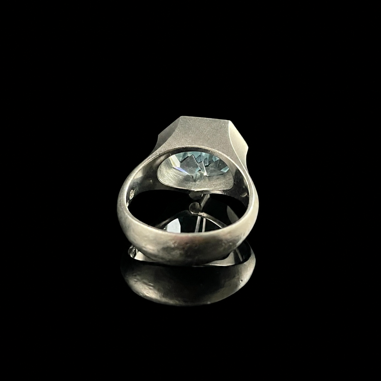 Platinum Carved Aquamarine and Diamond Ring by Tom Munsteiner Back.png