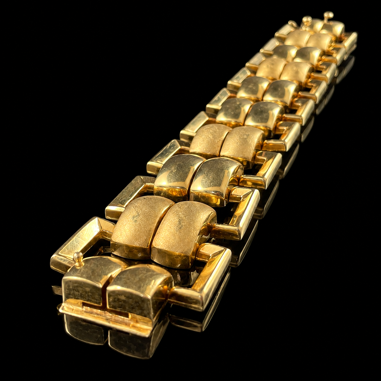 Italian 18K Yellow Gold Tank Bracelet Closeup.png