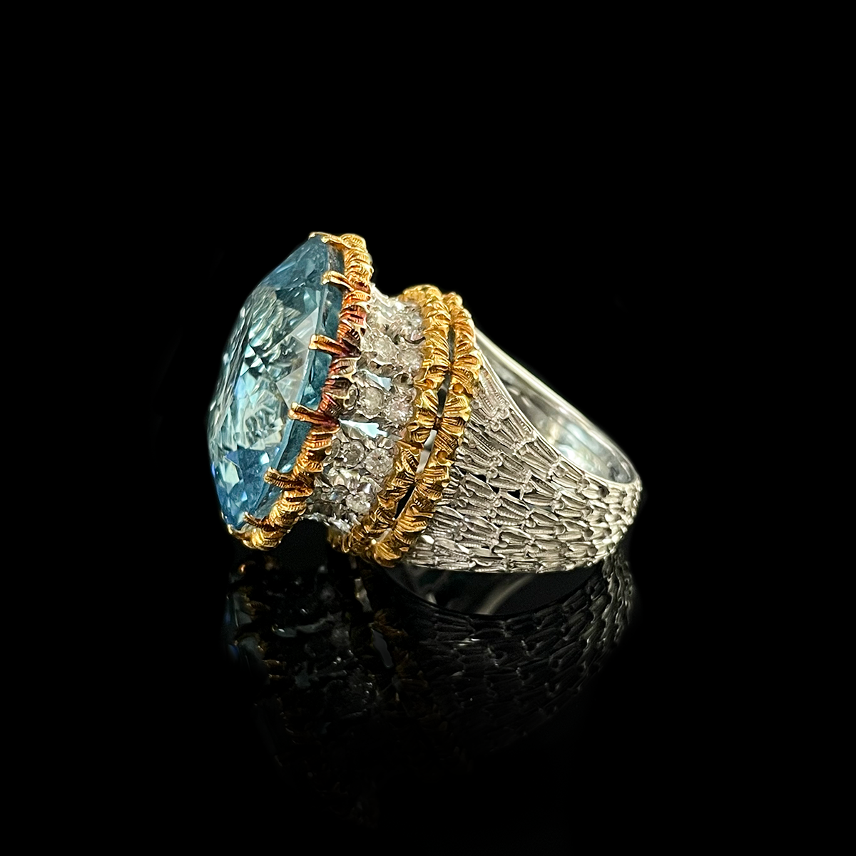 18K White and Yellow Gold Aquamarine Ring signed Buccellati Side.png
