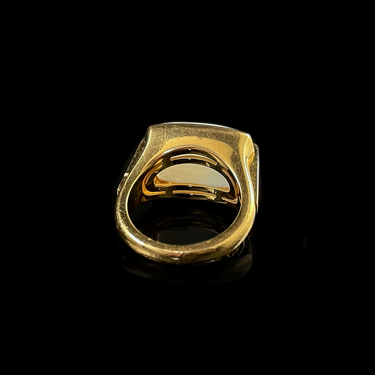 18K Yellow Gold Bvlgari Metropolis Ring Back.png