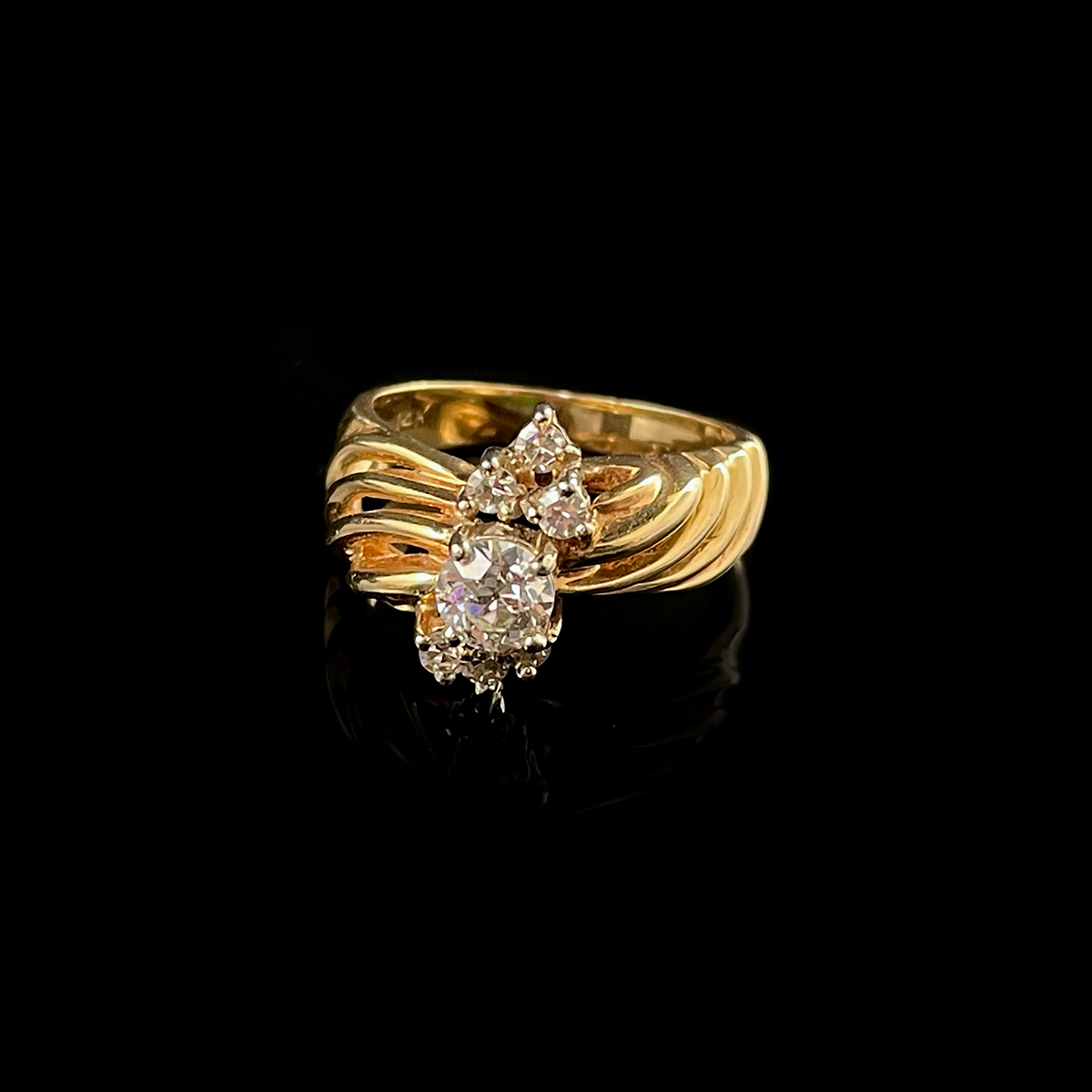 18K Yellow Gold Diamond Cluster Ring.png