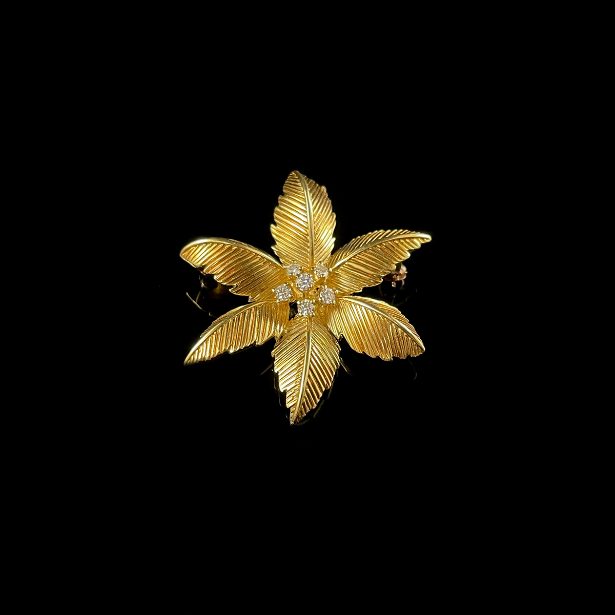 18K yellow Gold Diamond Poinsettia Brooch signed Tiffany & Co.png