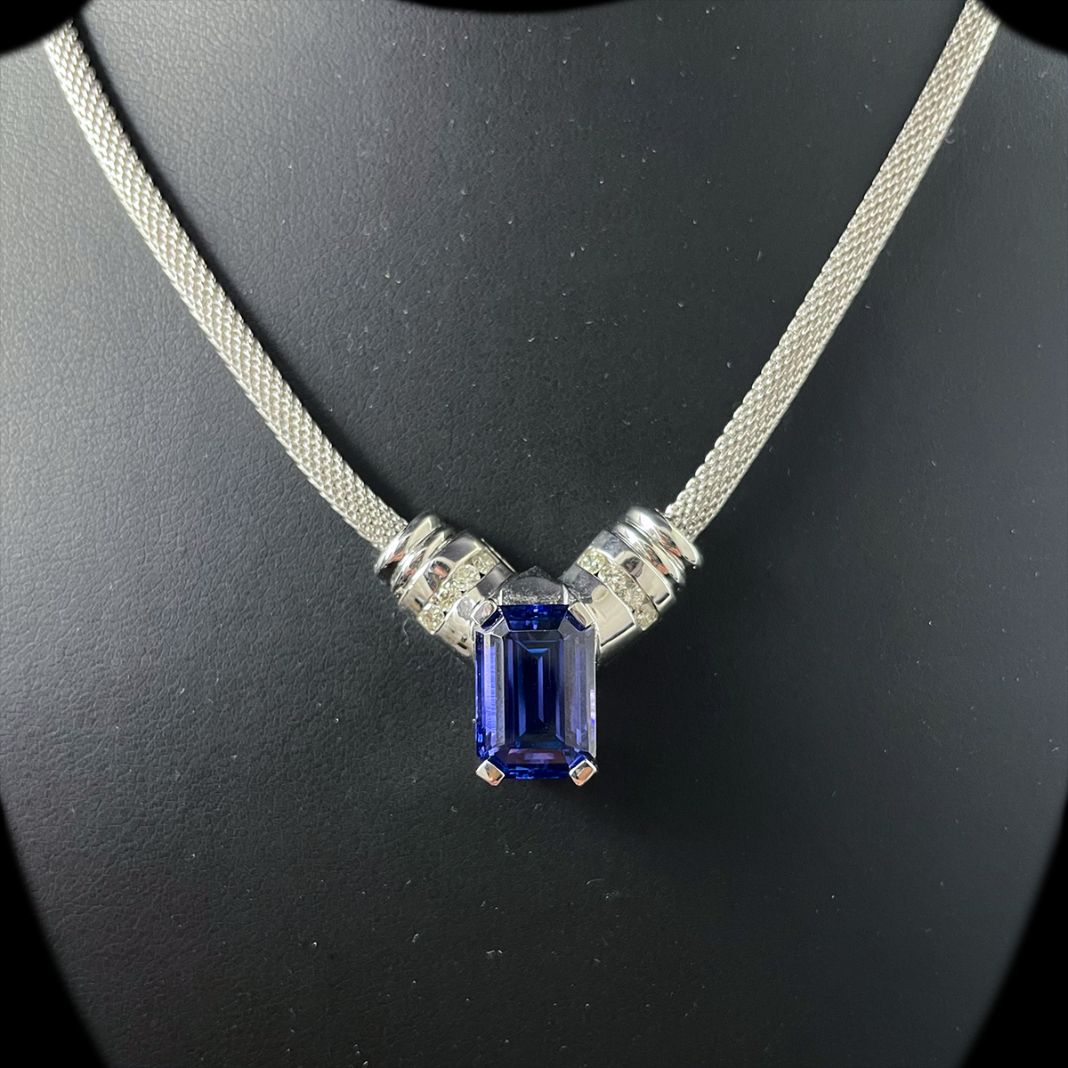 14K White Gold Tanzanite and Diamond Necklace Closeup.png