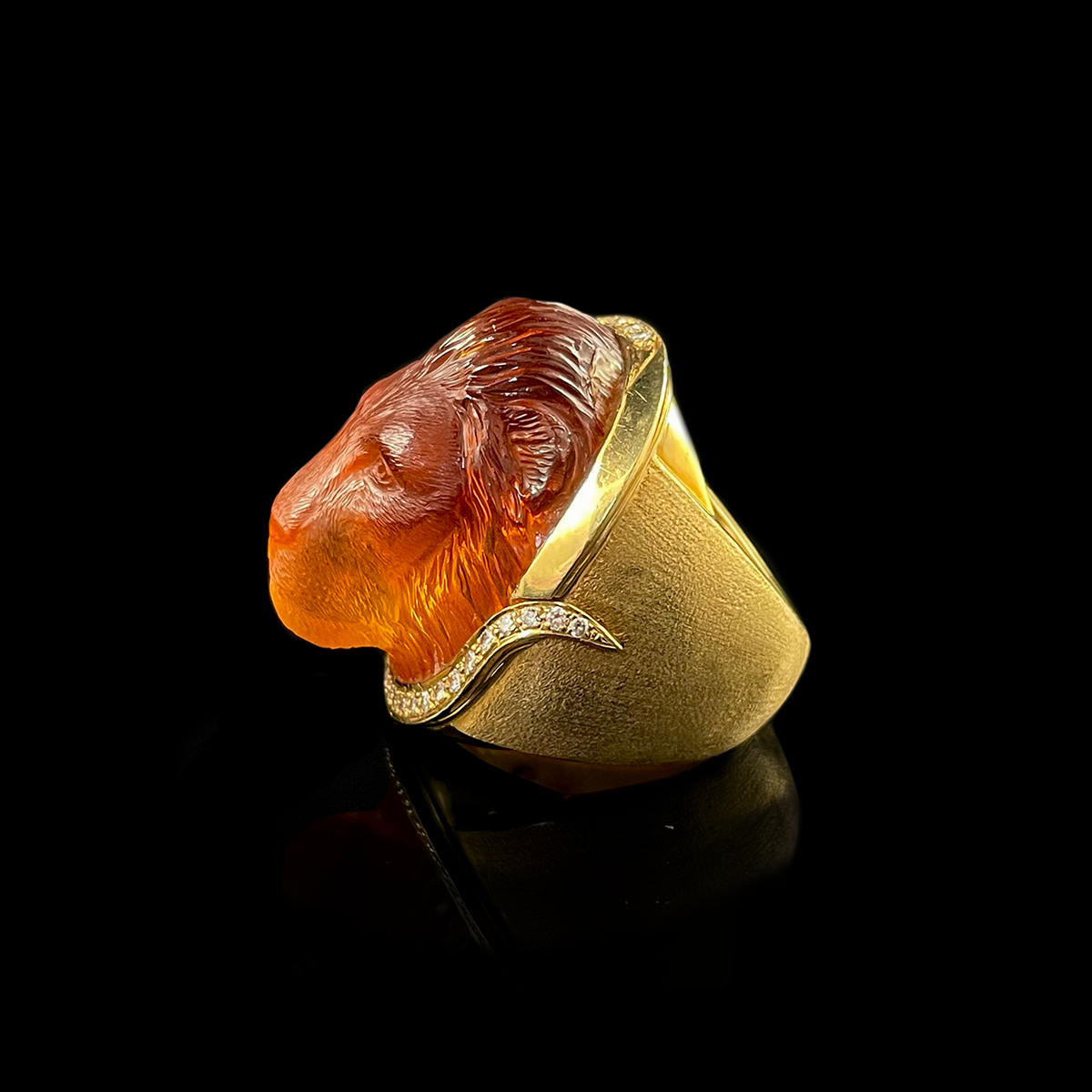 18K Yellow Gold Lion's Head Carved Citrine Ring Side.png